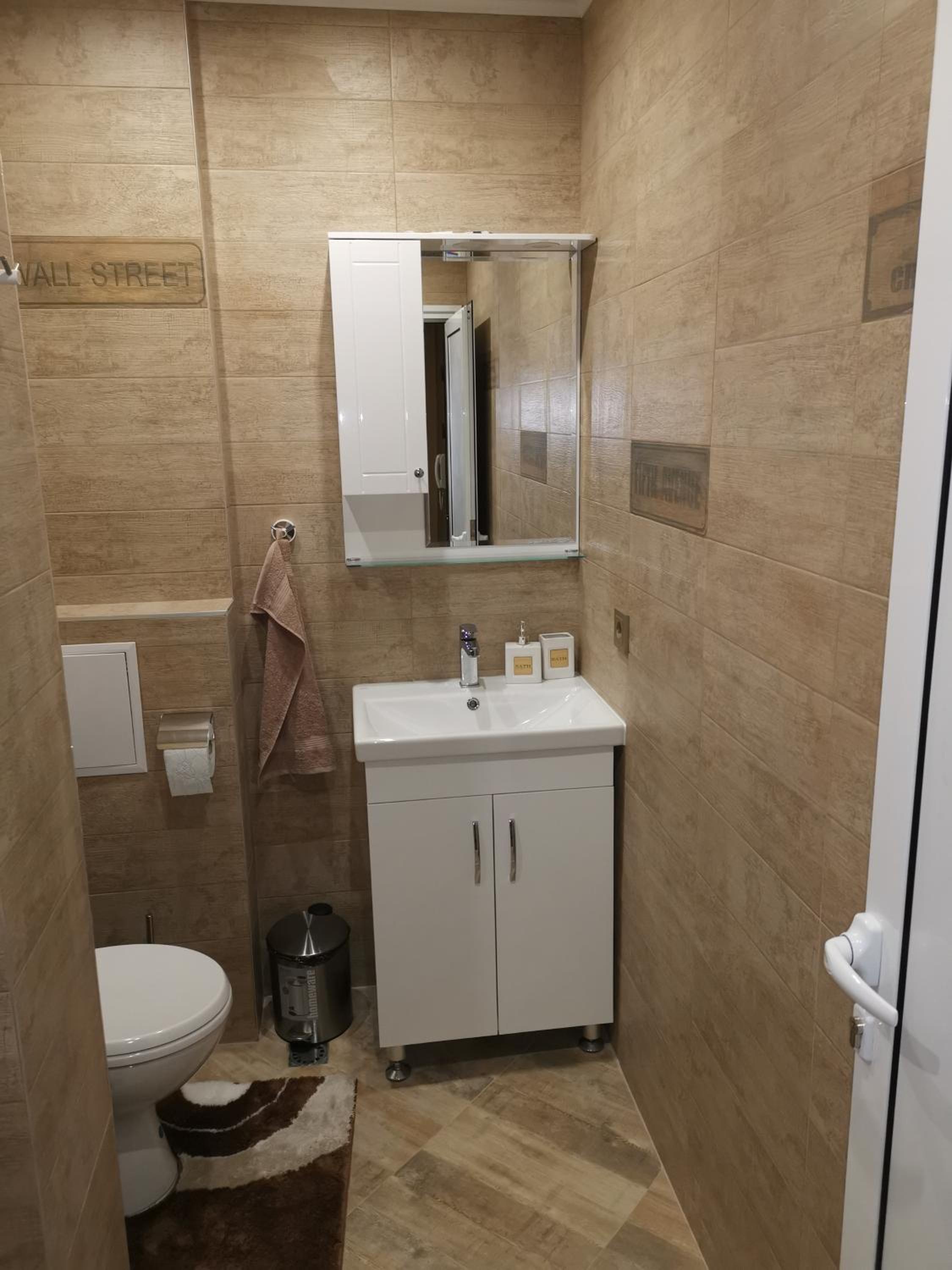 Three-Bedroom Apartment - Photo 38