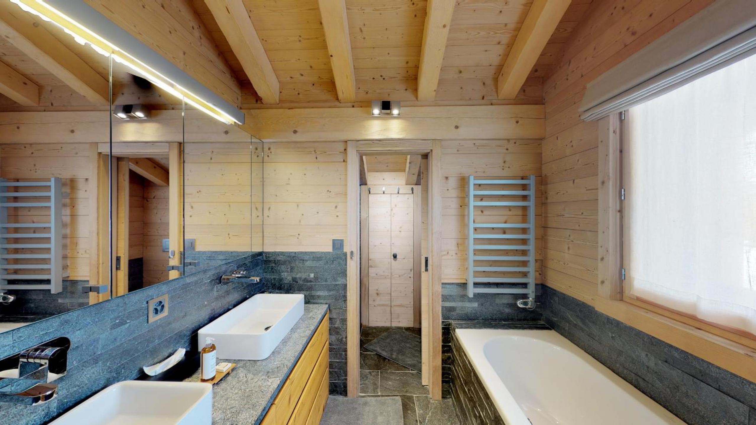 Superior Chalet photo 3