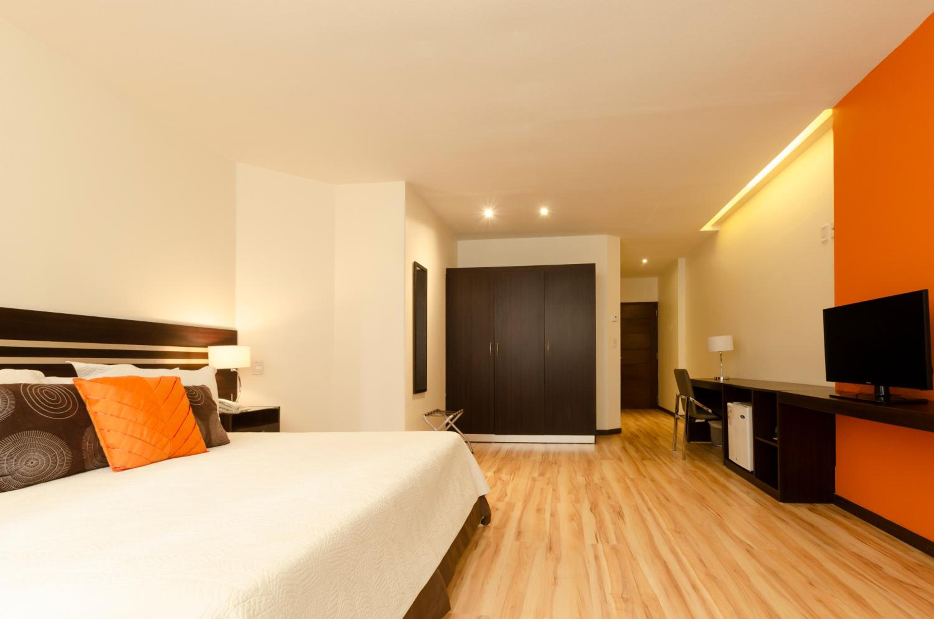 Large Double or Twin Room photo 1