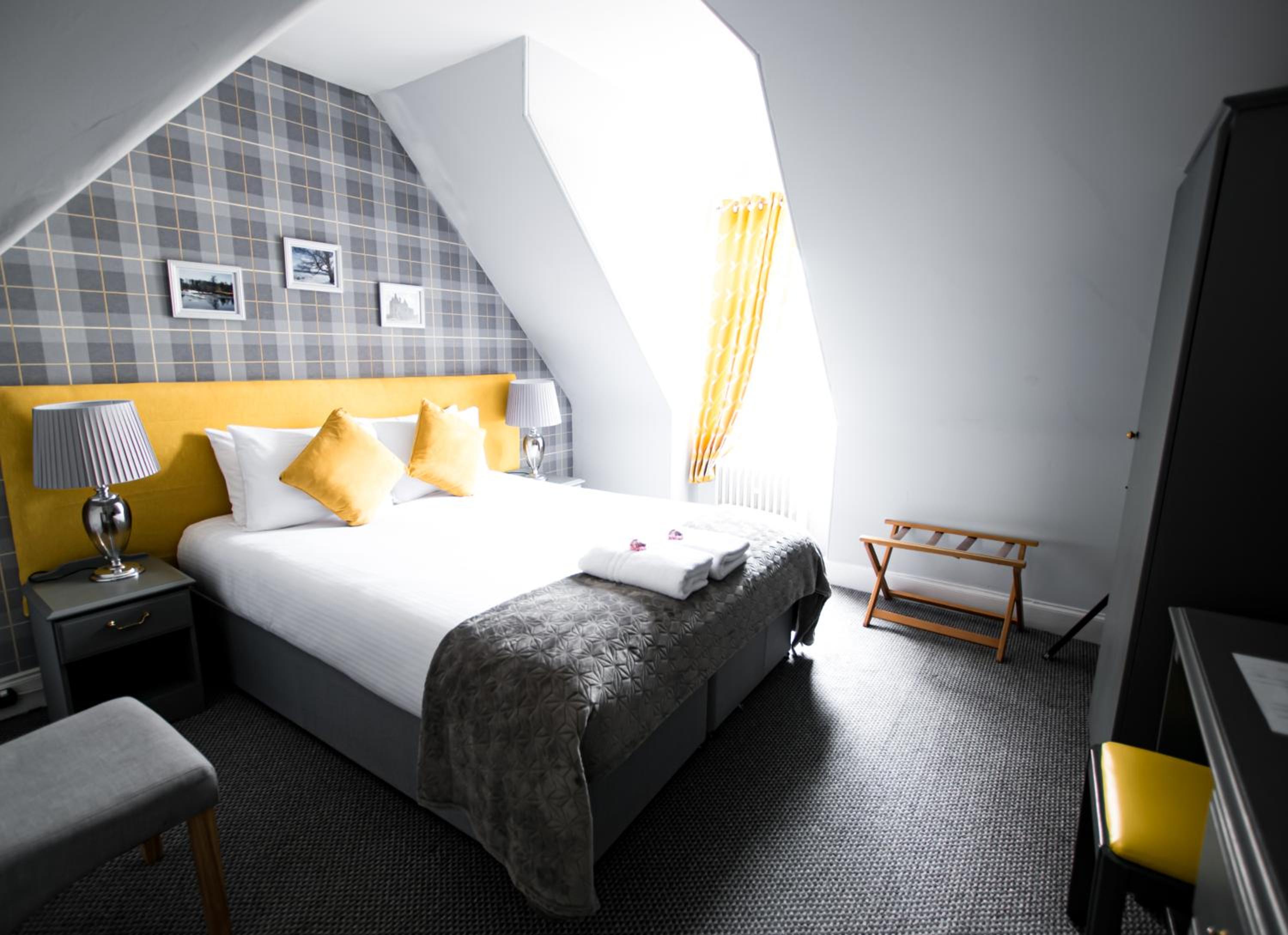 Double or Twin Room - Photo 13