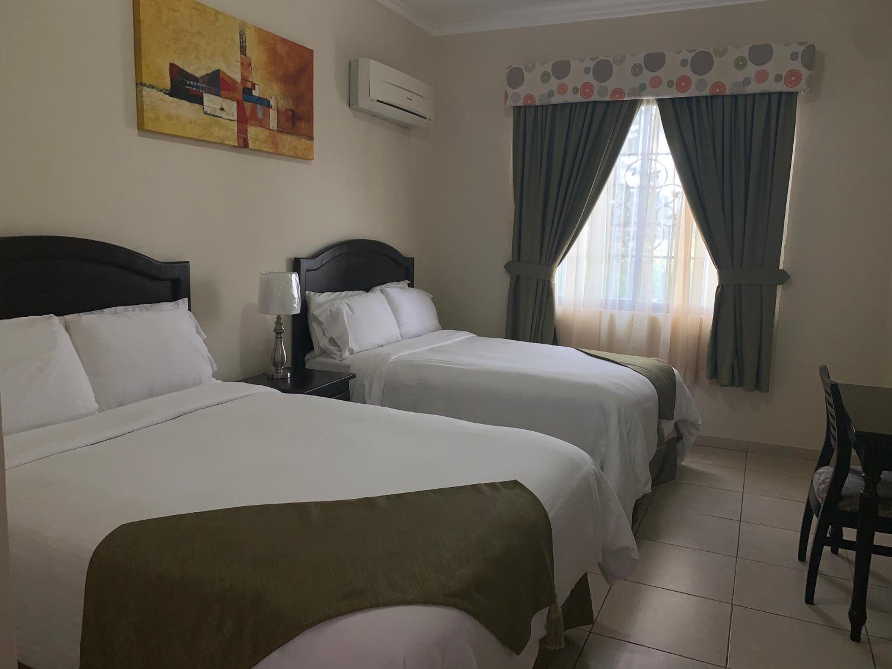 Deluxe Double Room with Two Double Beds photo 2