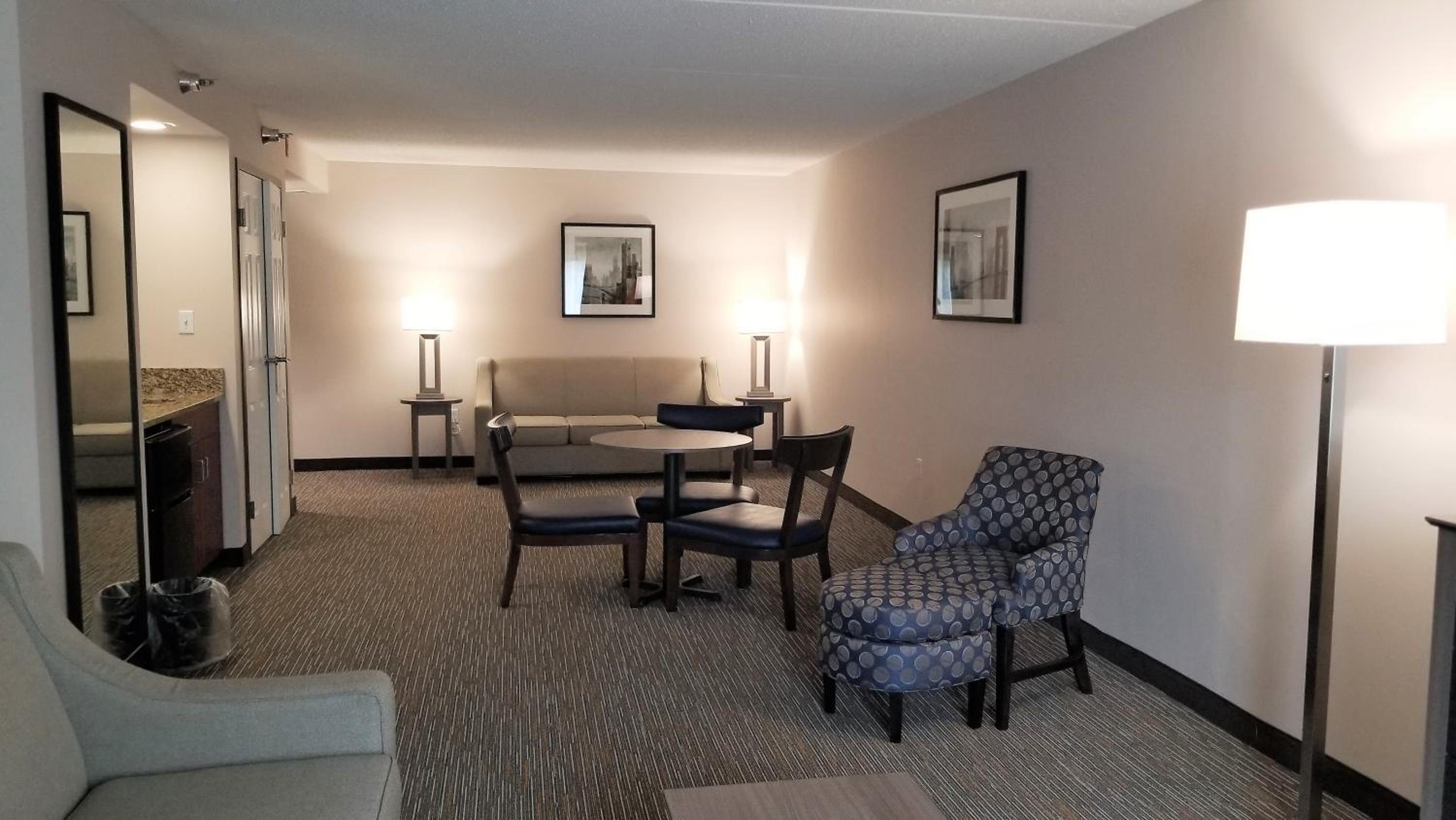 Executive King Suite - Photo 1