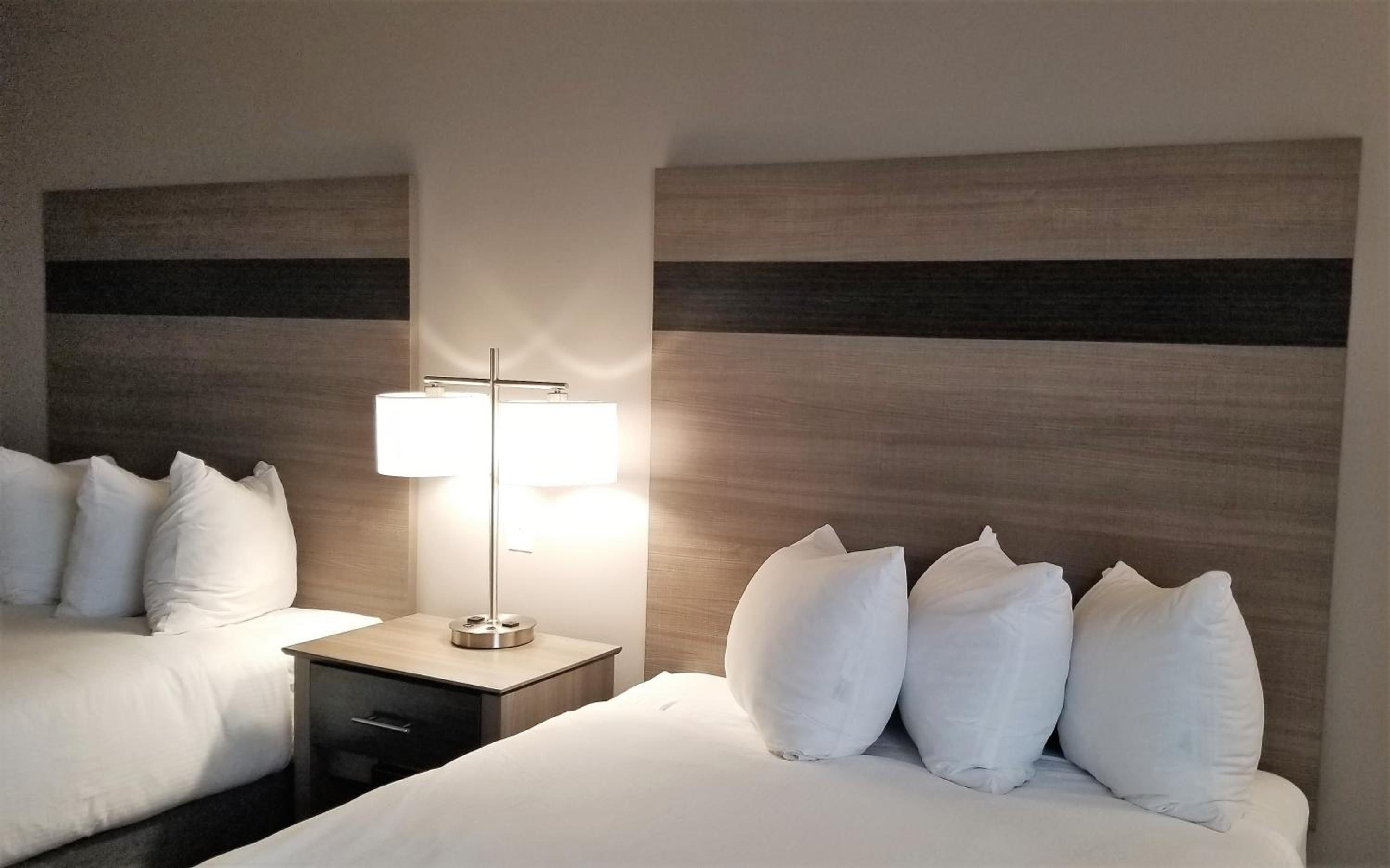 Double Room with Two Double Beds - Photo 2