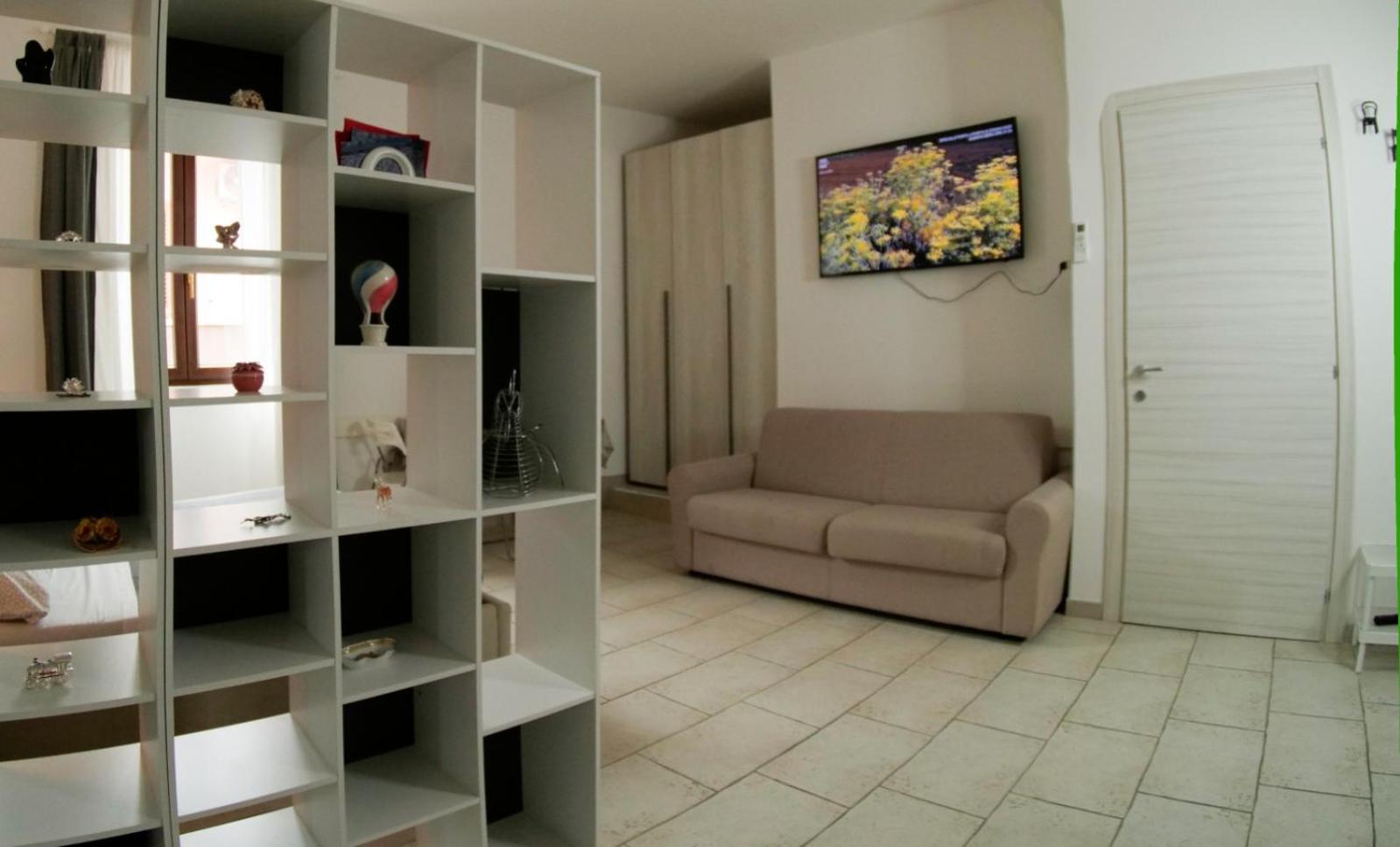 Studio Apartment photo 1