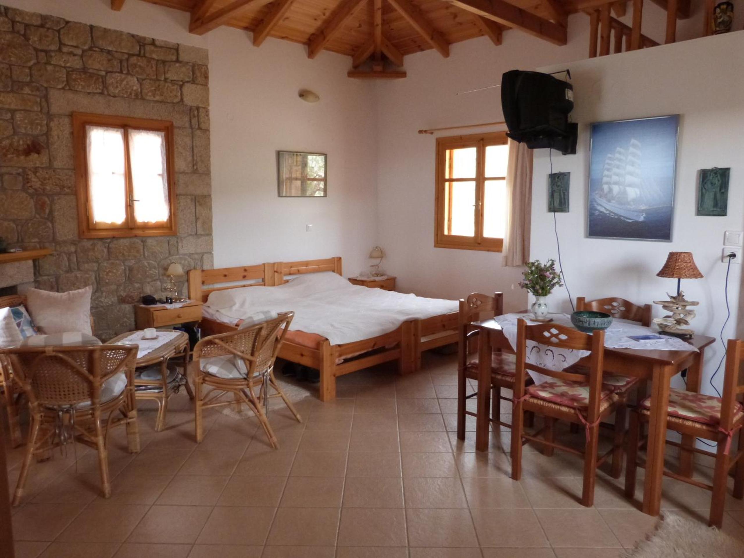 Studio (2 Adults)