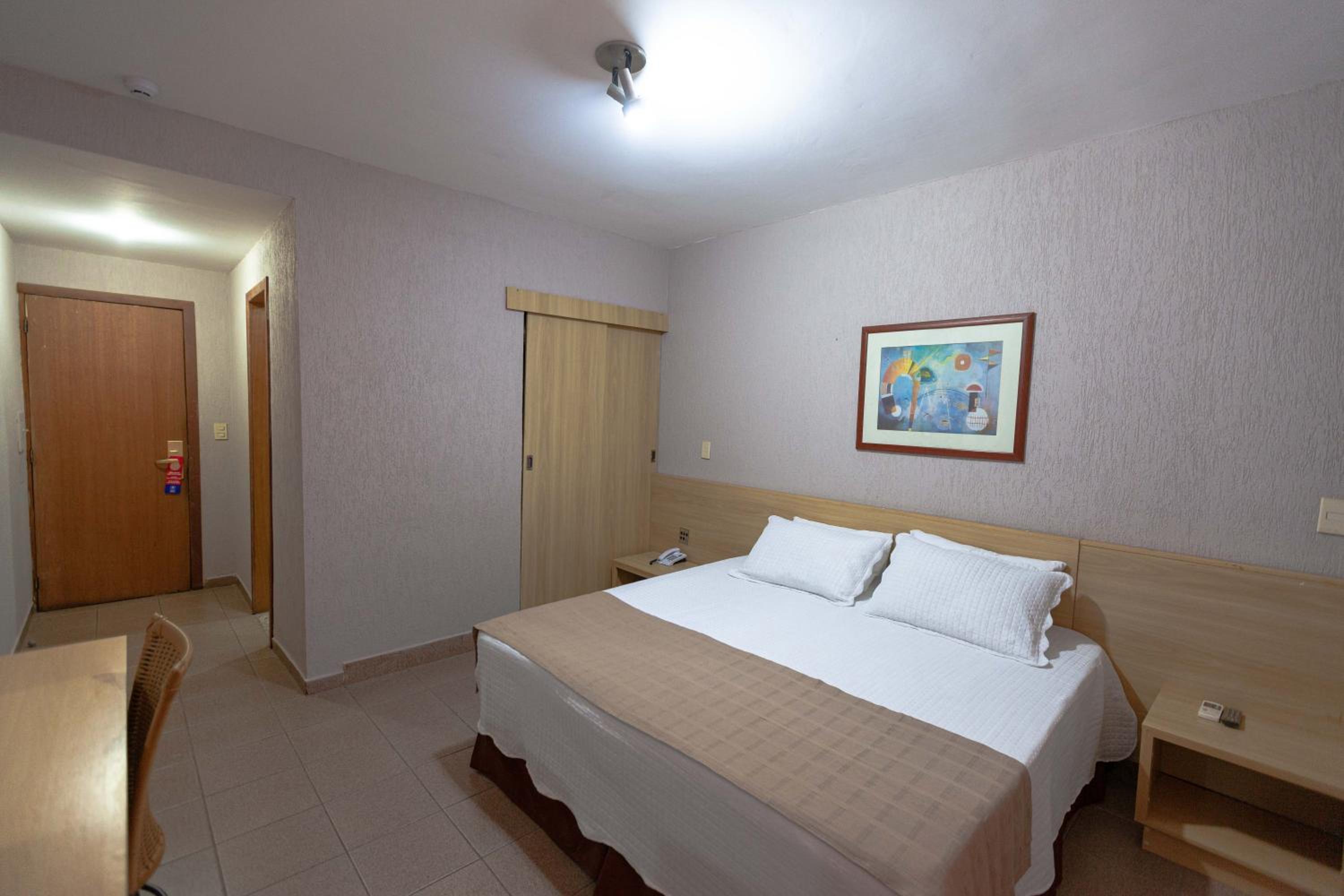 Standard  Double Room - Photo 4