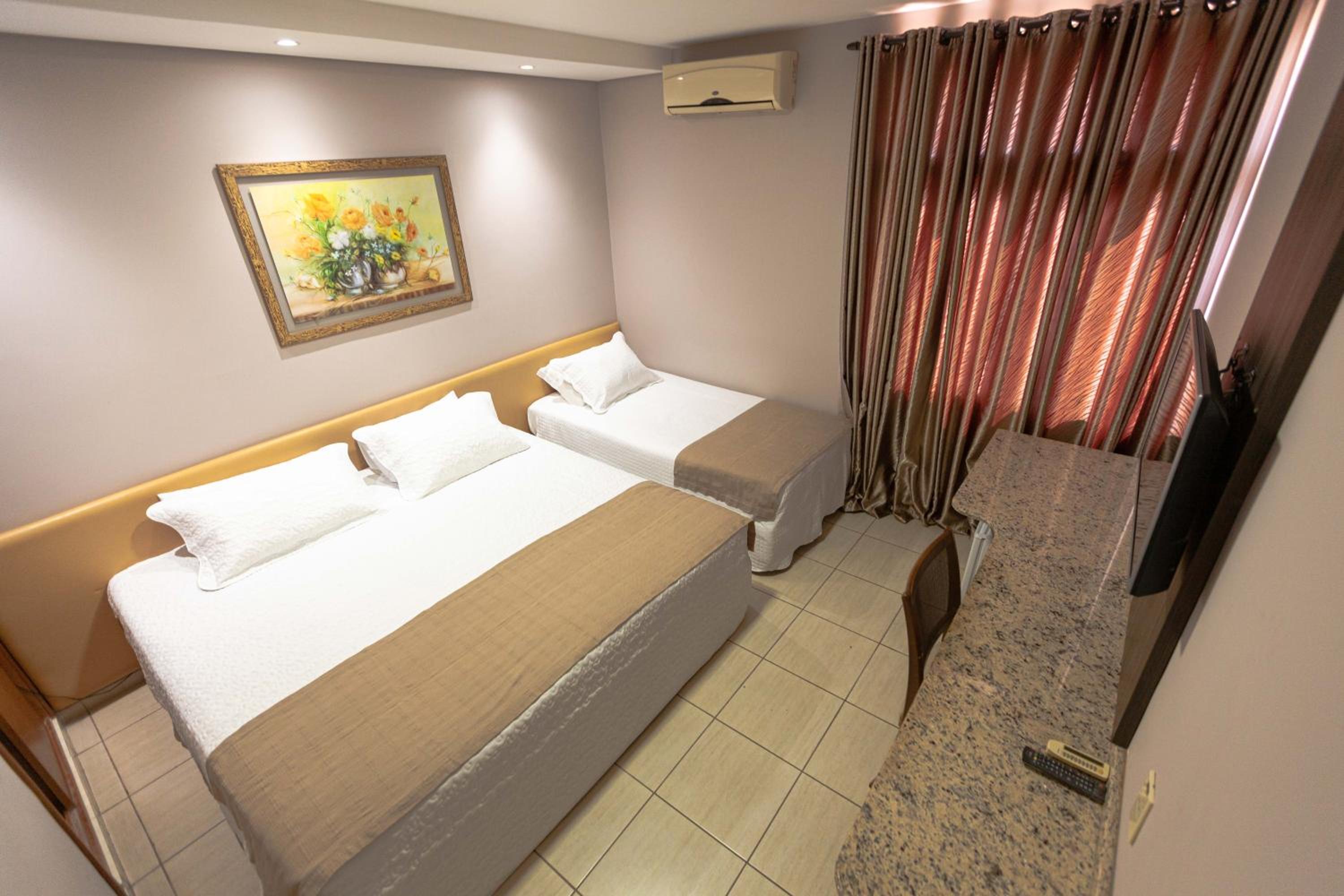 Standard Triple Room - Photo 1