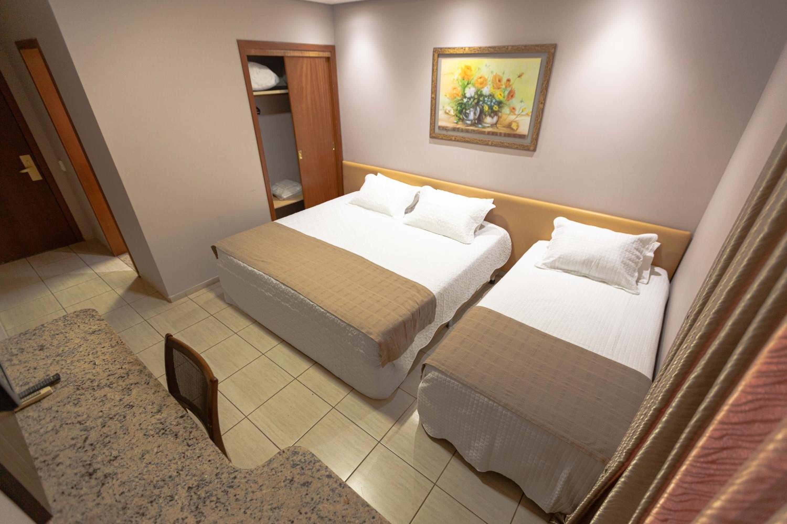 Standard Triple Room - Photo 2