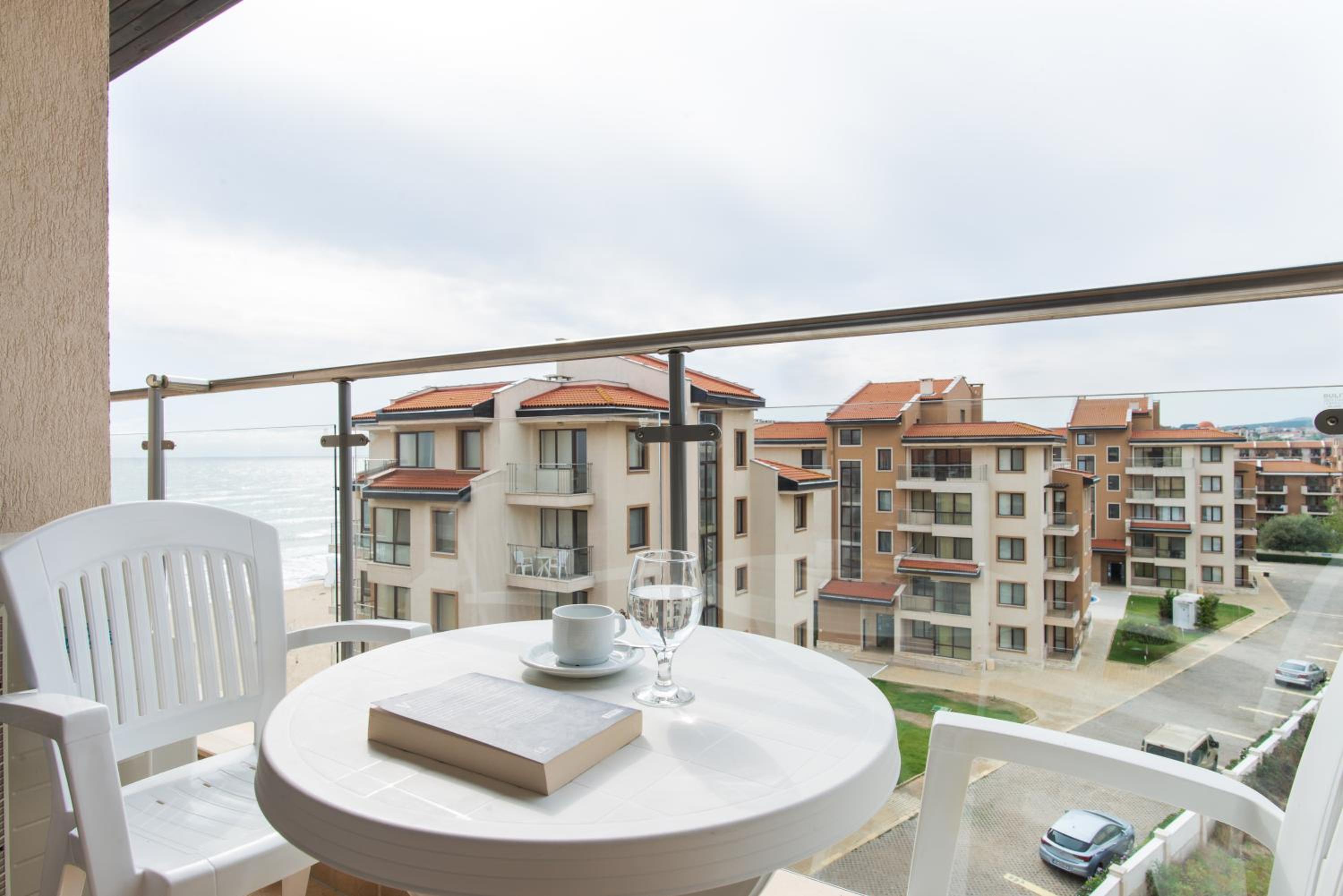  One-Bedroom Apartment with Standard View photo 2