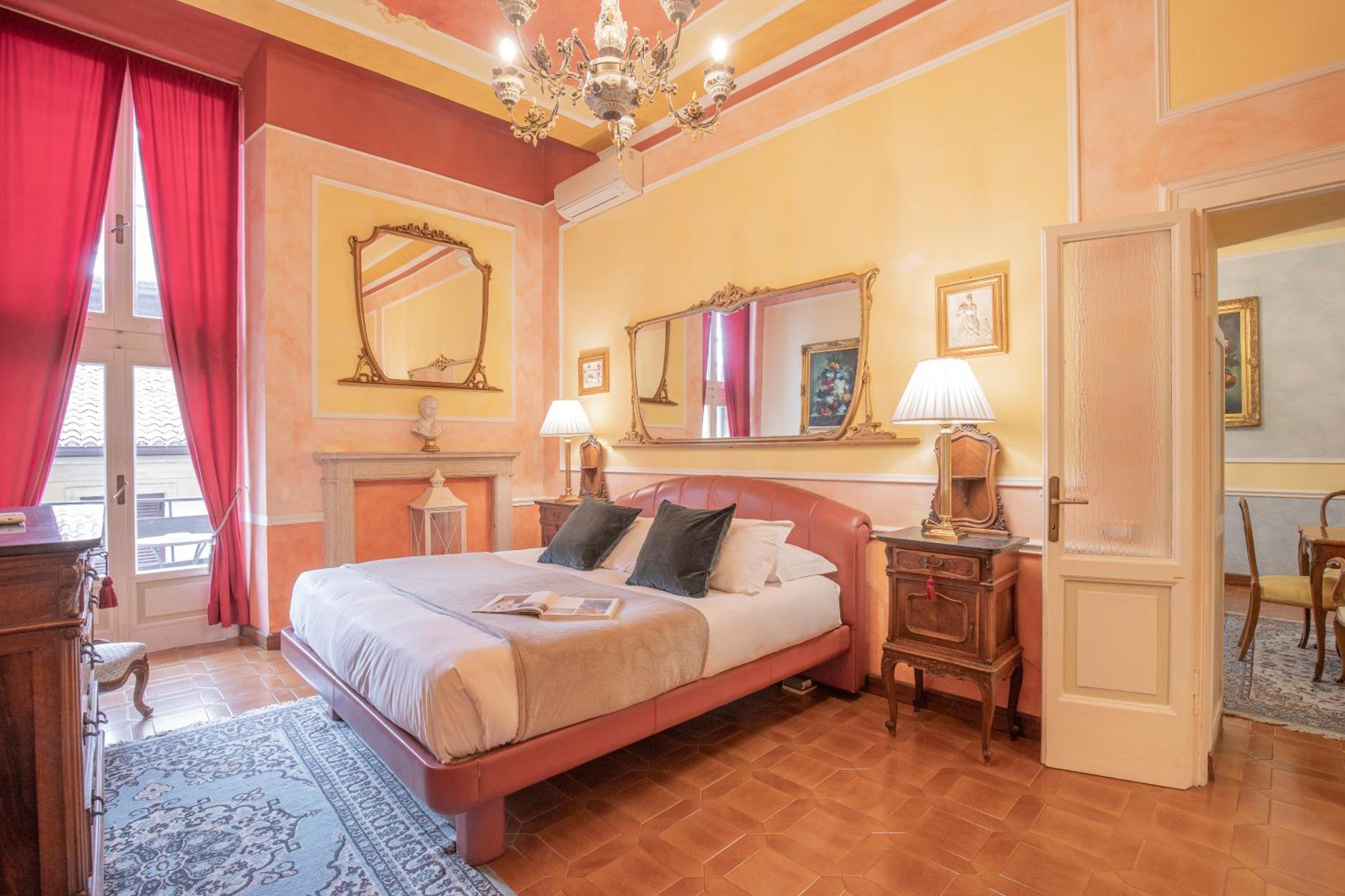 Large One-Bedroom Apartment with Balcony photo 1