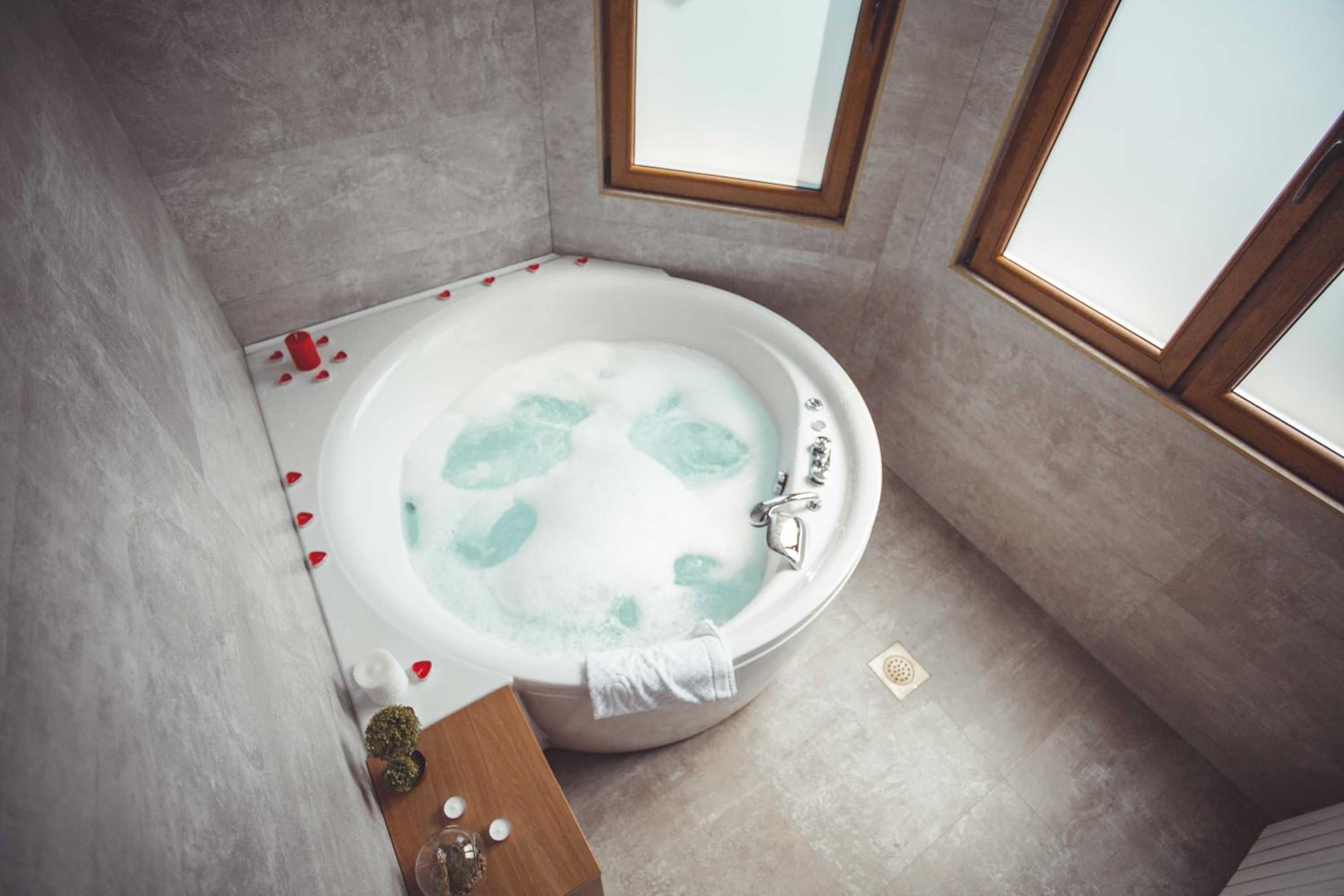 Suite with Spa Bath - Photo 30