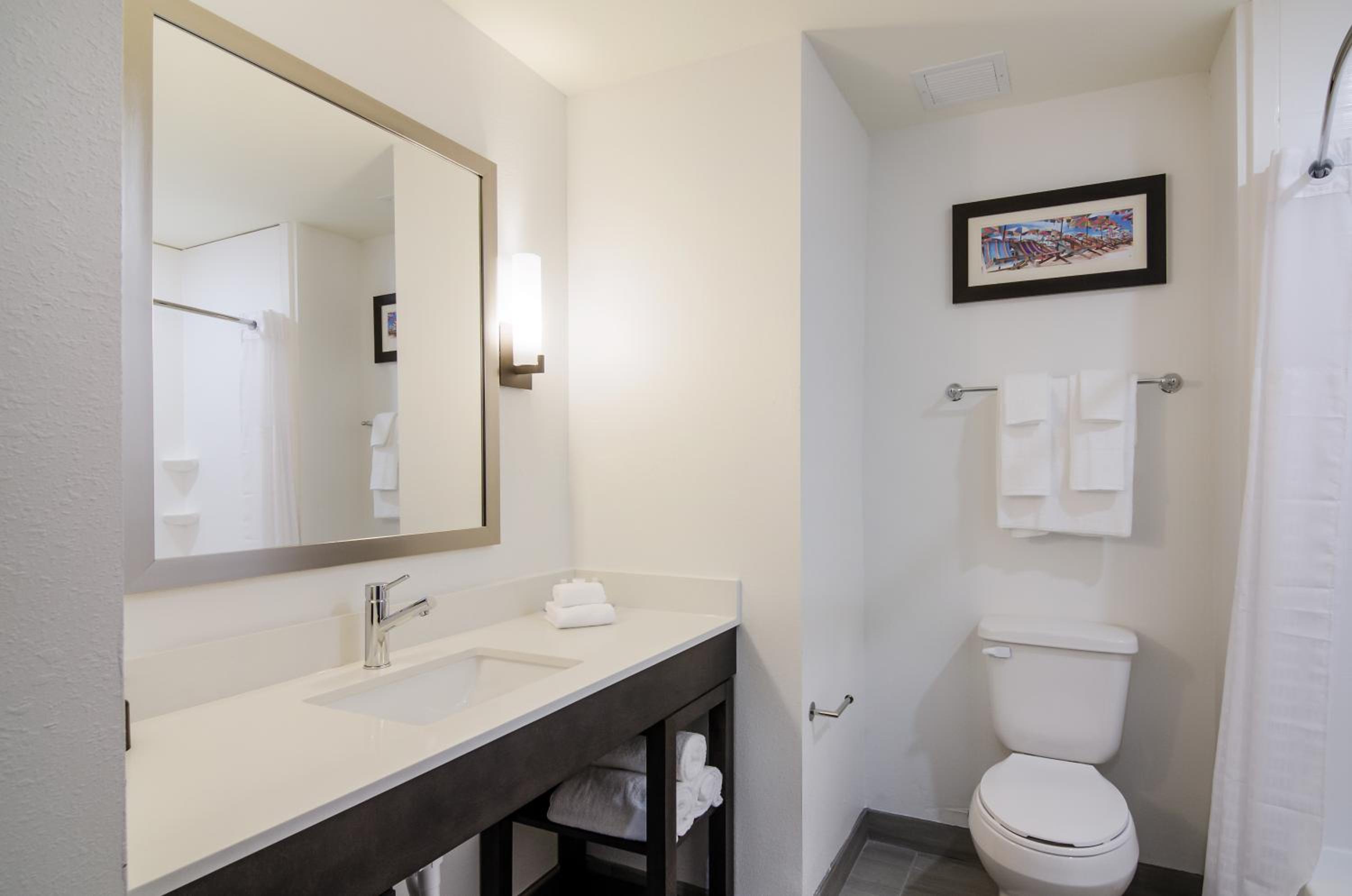 Suite with Two King Beds - Accessible/Non-Smoking photo 2