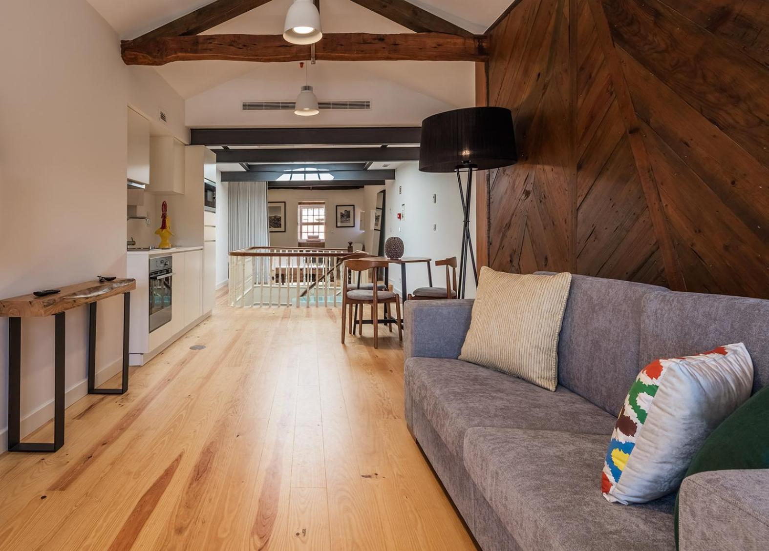 Deluxe Apartment