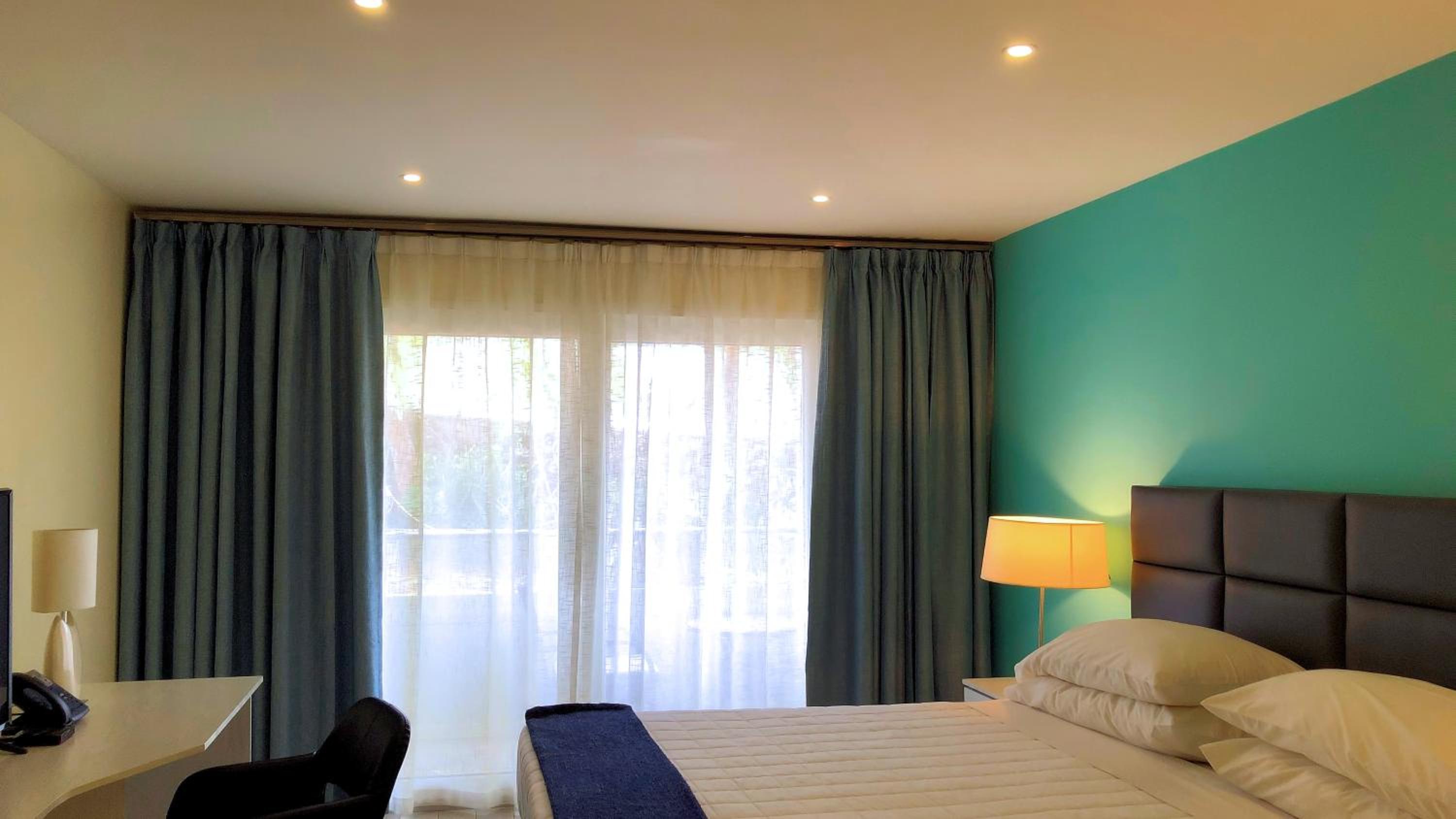 King Room with Balcony - Королевский номер с балконом