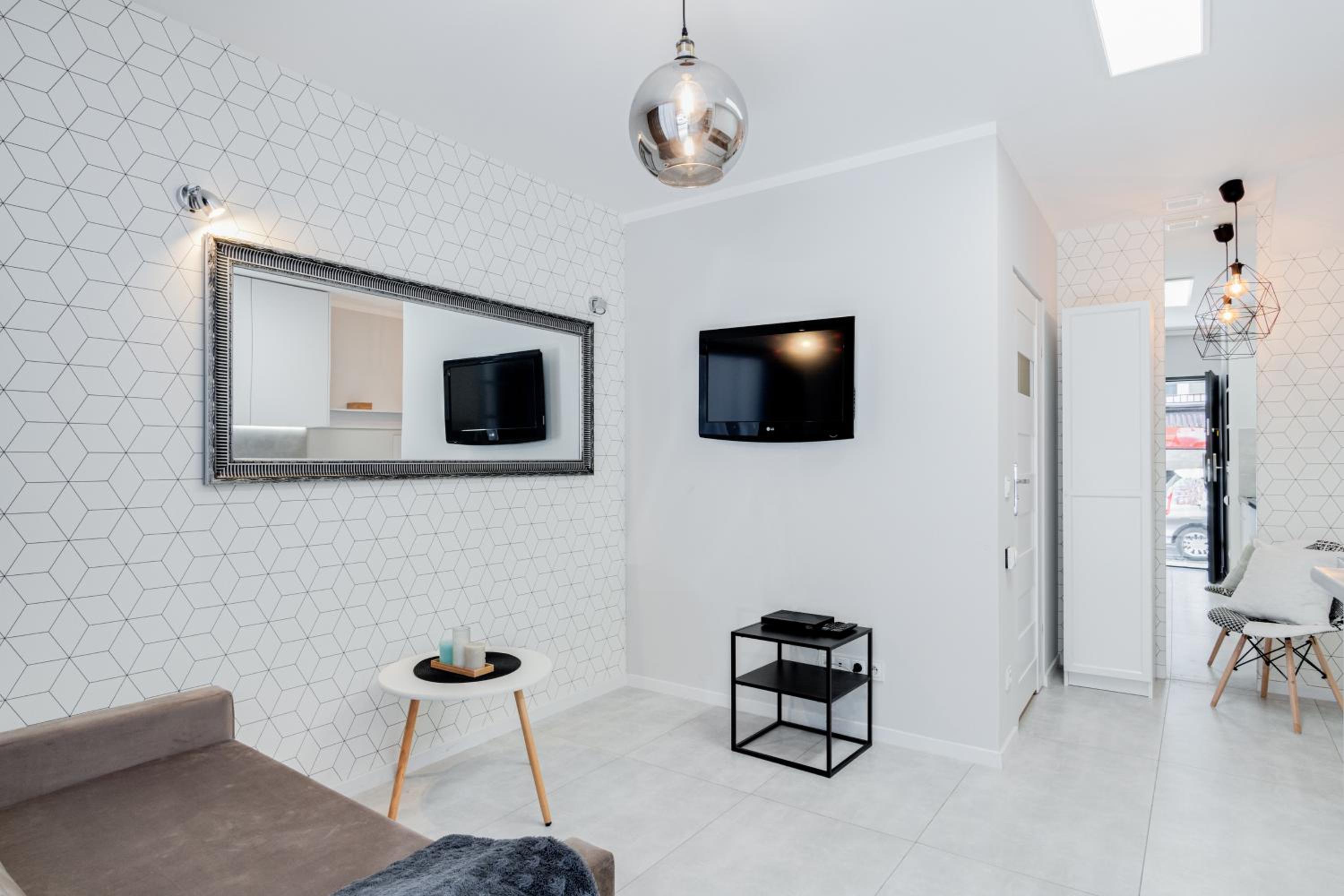 One-Bedroom Apartment - Photo 9