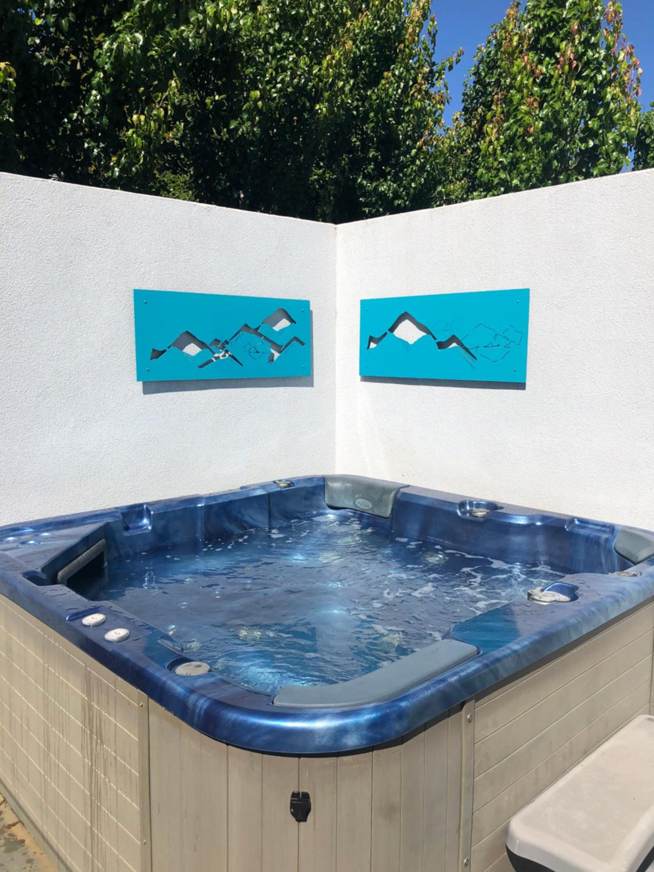 Deluxe King Suite with Outdoor Hot Tub - Adults Only photo 2