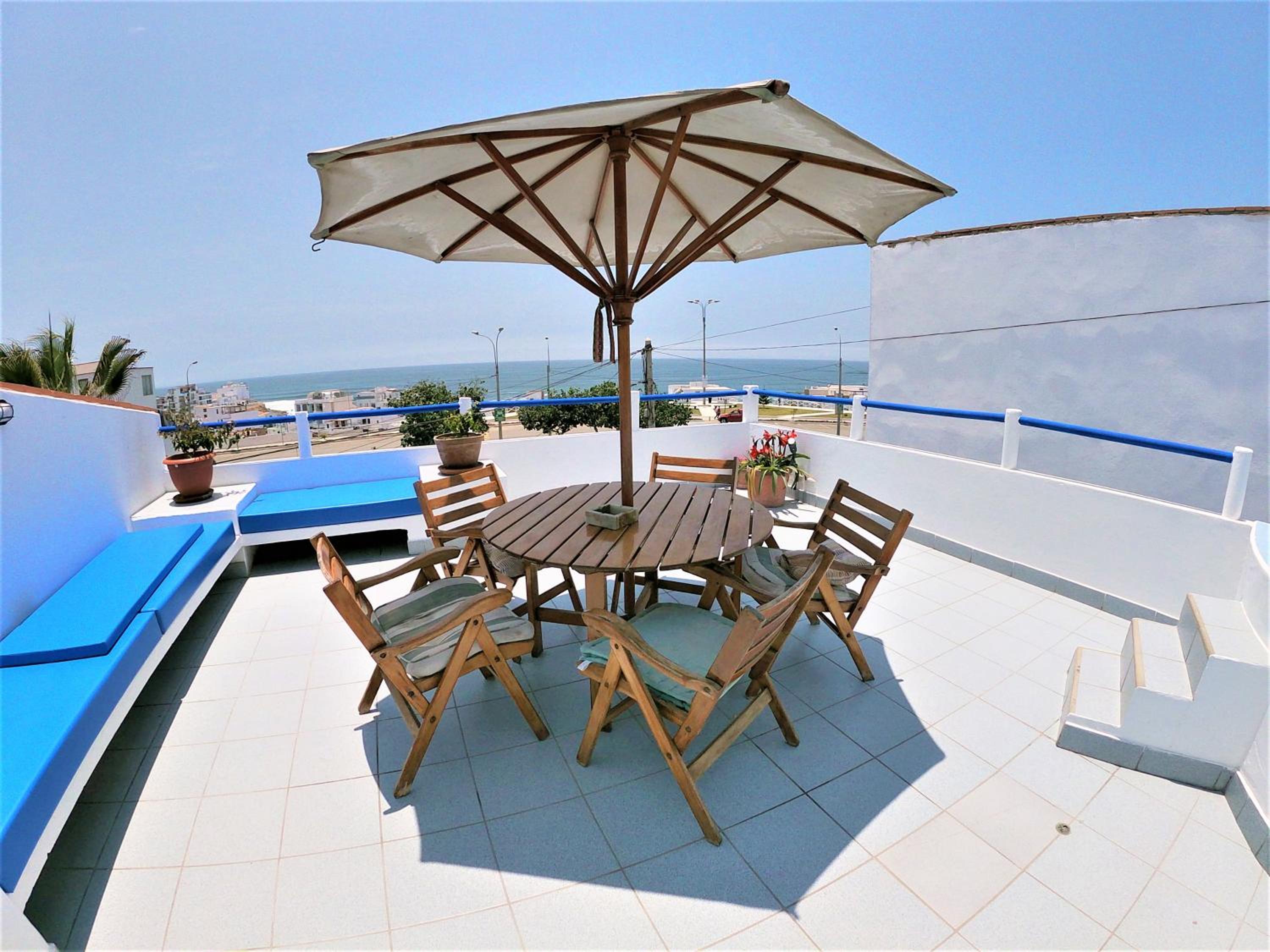 Deluxe Suite with Sea View photo 2