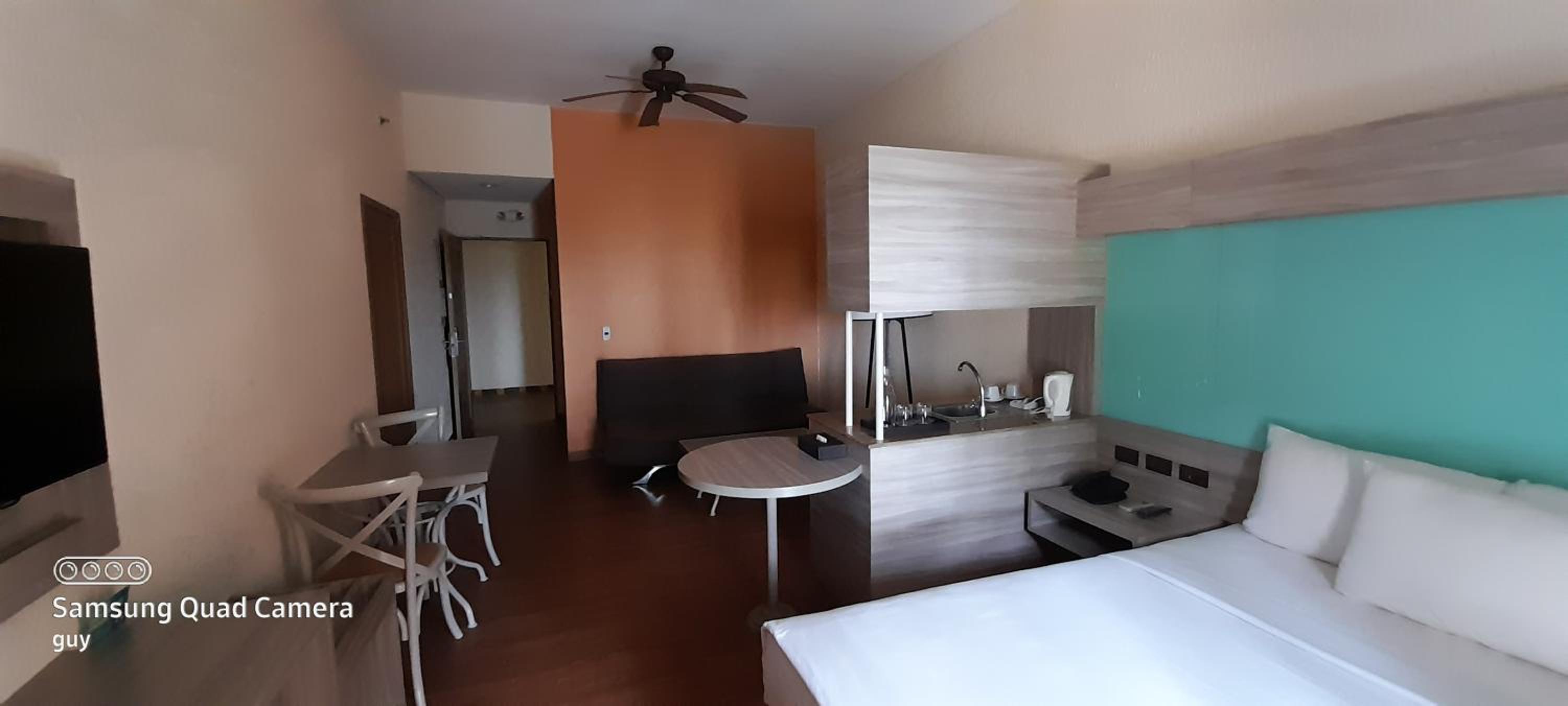 1 Queen Bed Suite, Non-Smoking - Photo 4