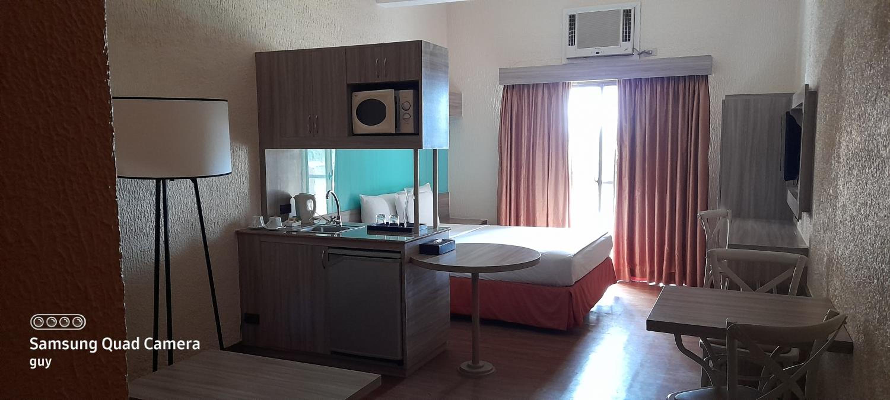 1 Queen Bed Suite, Non-Smoking - Photo 5