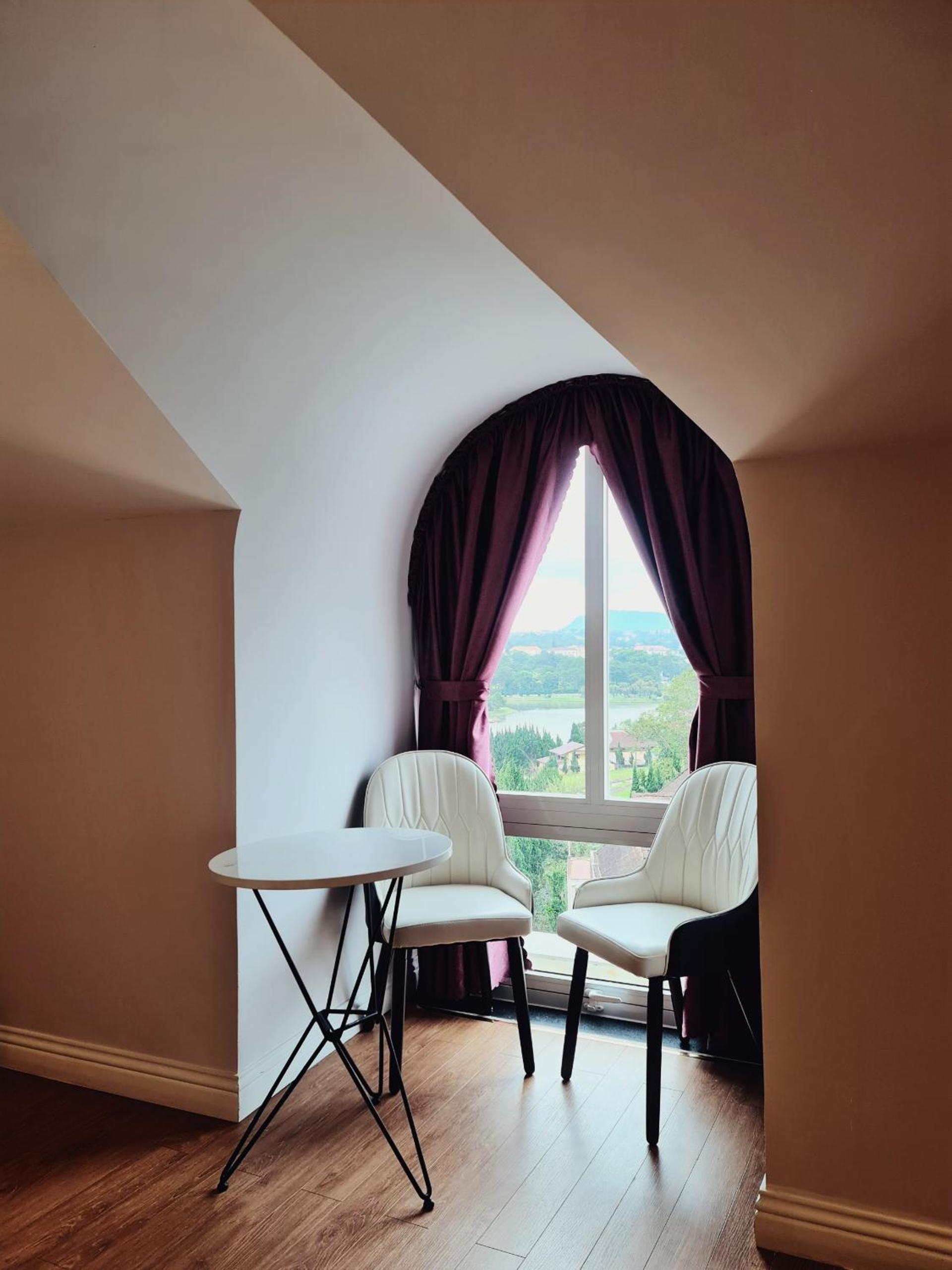 Double Room with Lake View - Photo 14