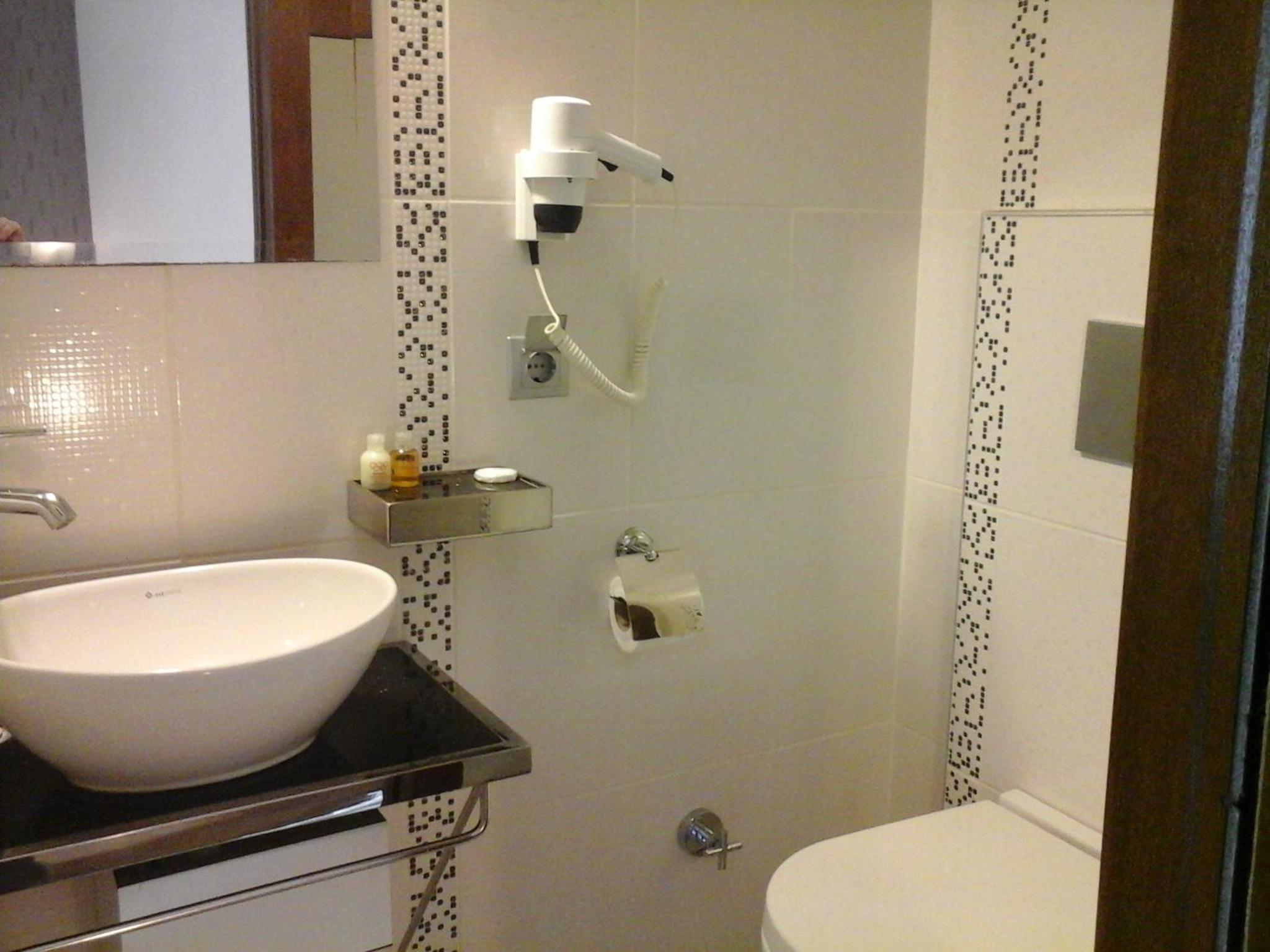 Basic Triple Room - Photo 10