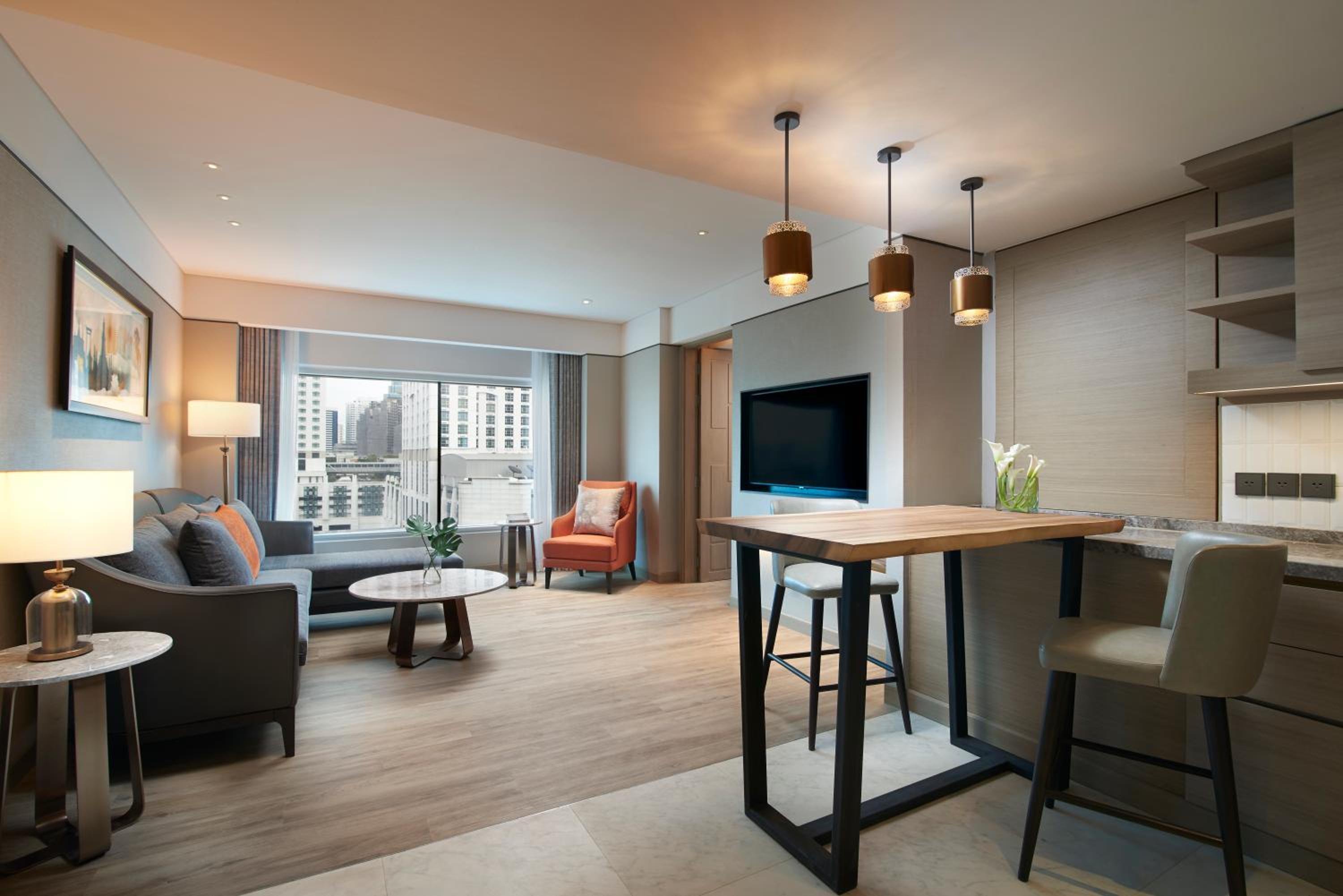Club Two Bedroom Corner Suite thumbnail 5
