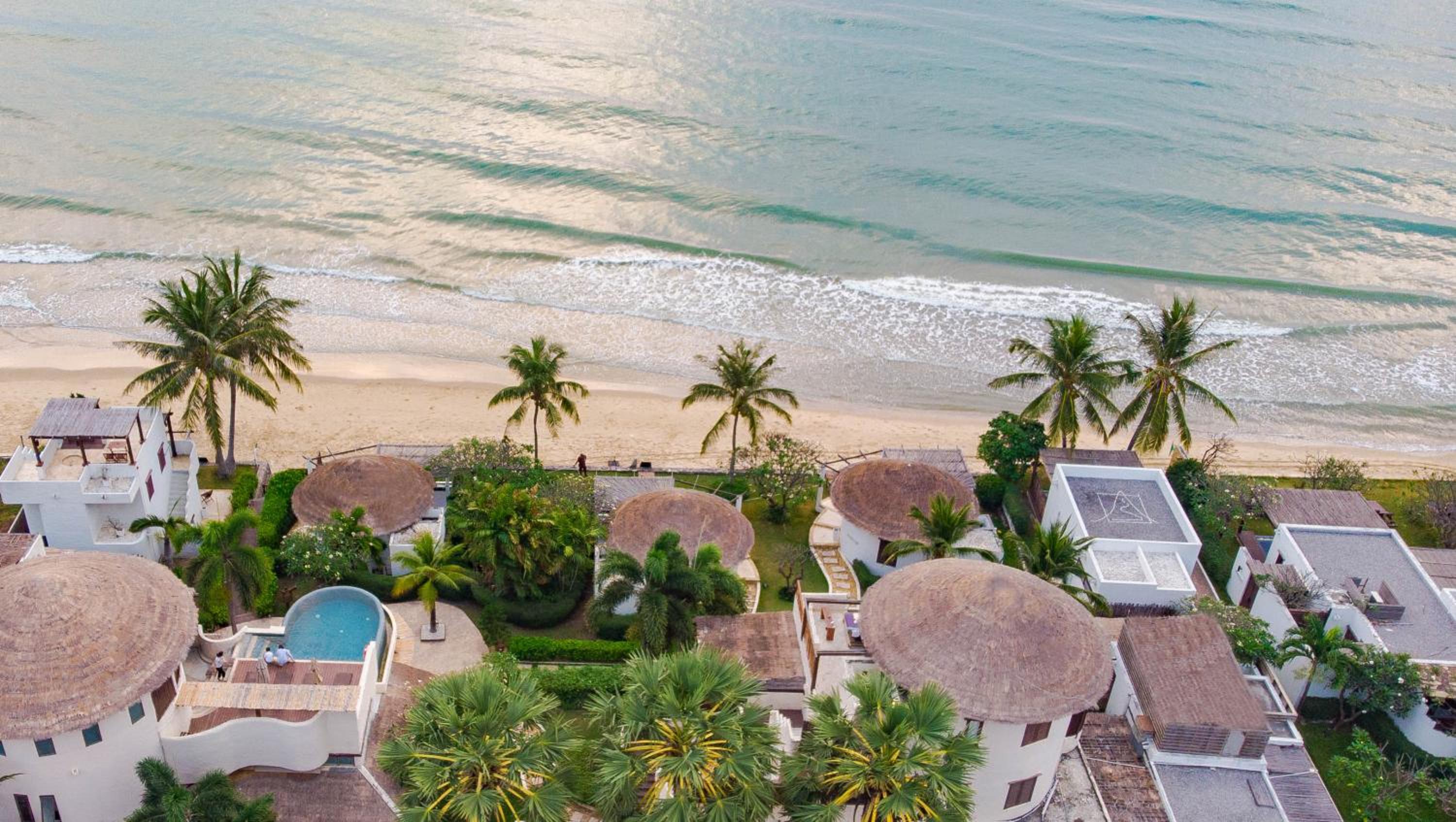 4BR Beachfront Pool Villa photo 2