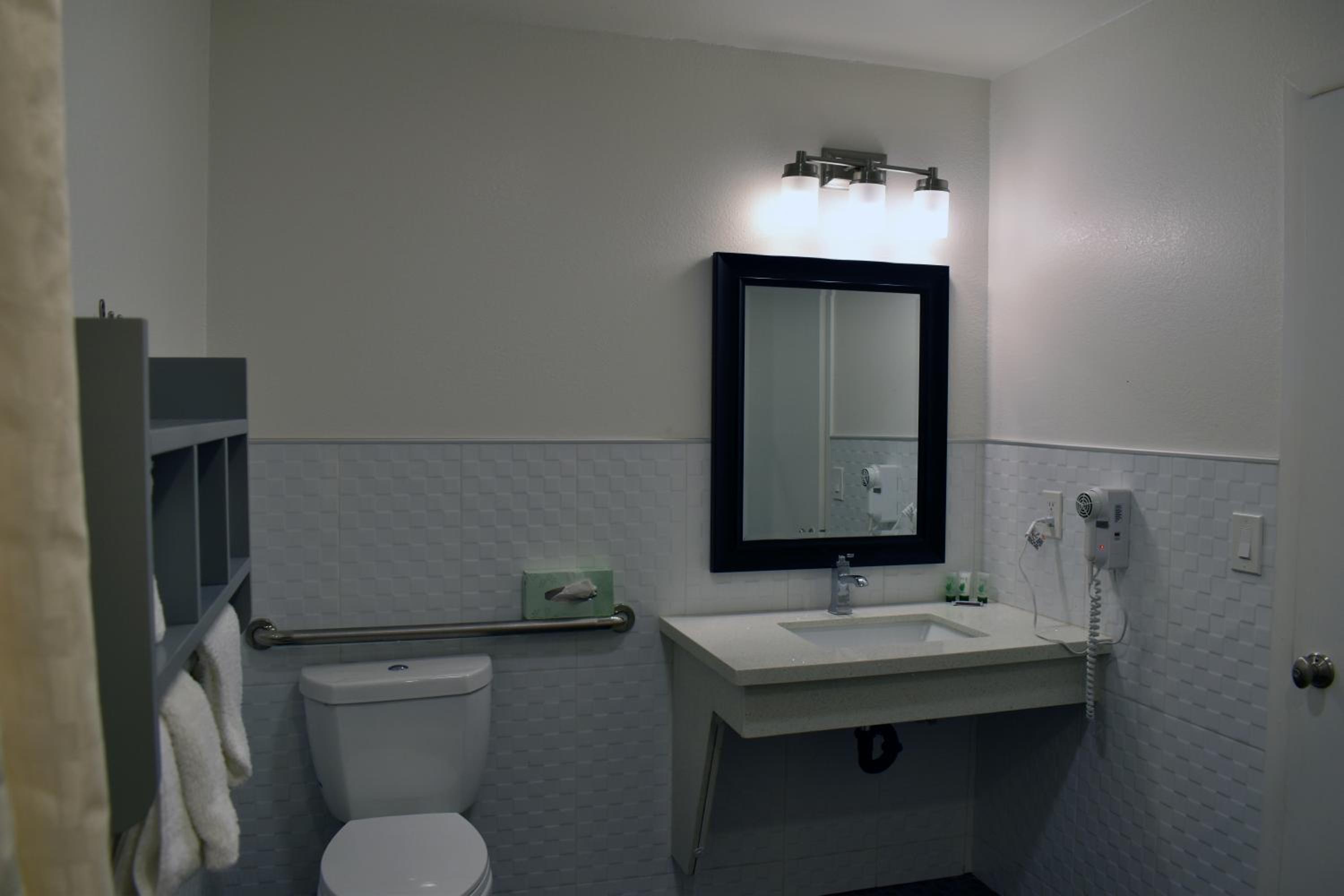 Queen Room - Photo 6
