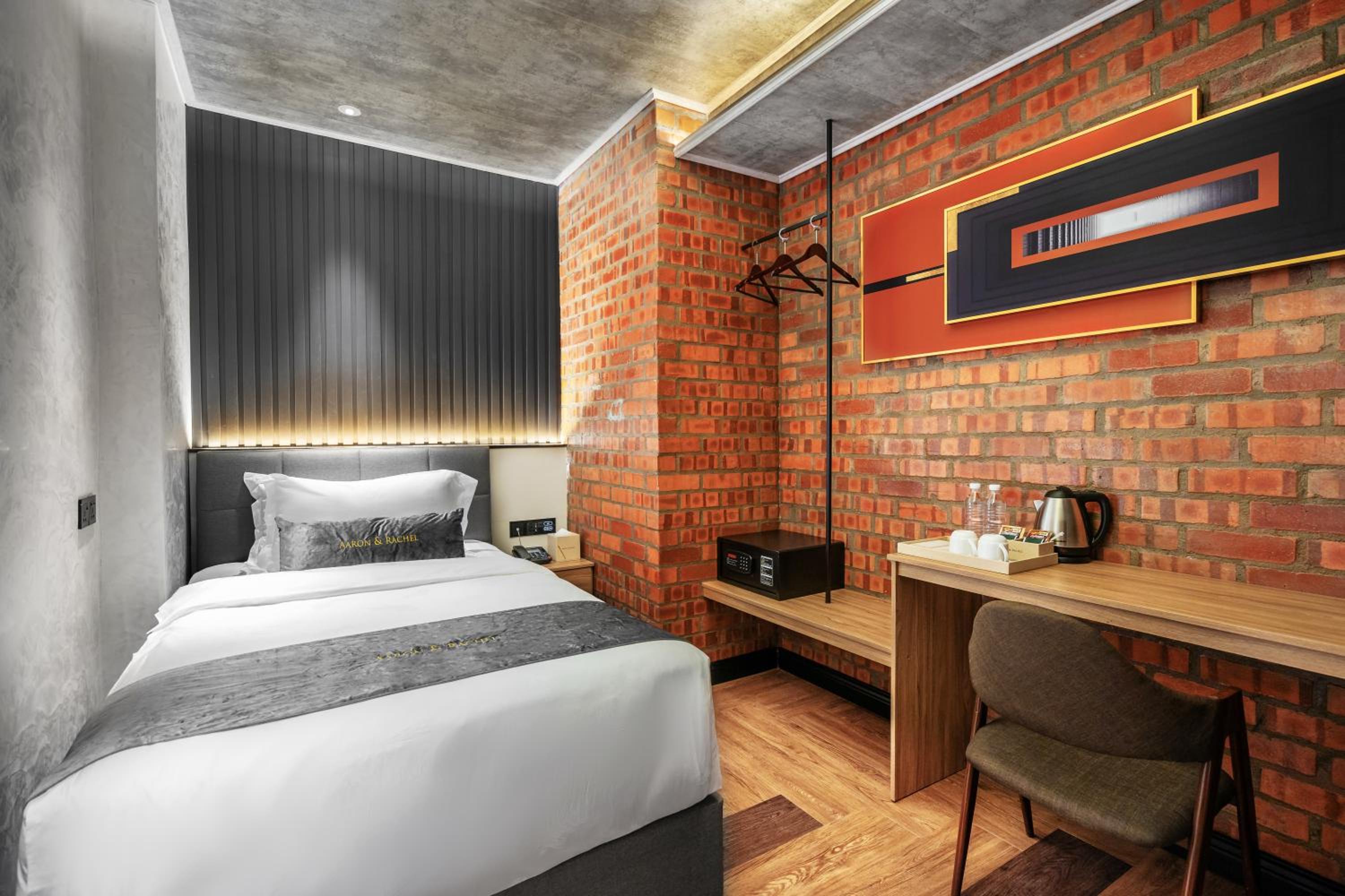 Deluxe Single Room