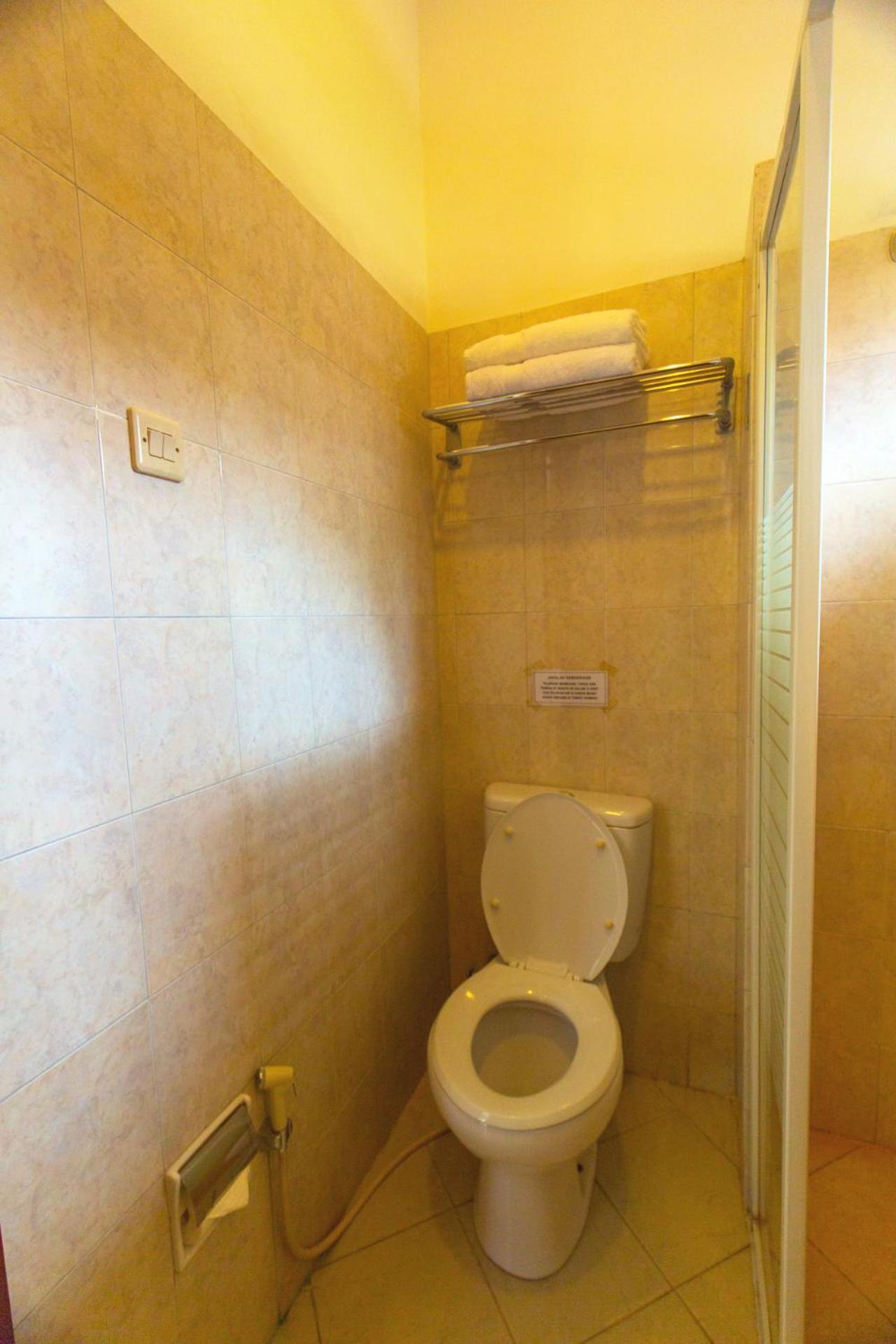 Standard Double or Twin Room - Photo 5