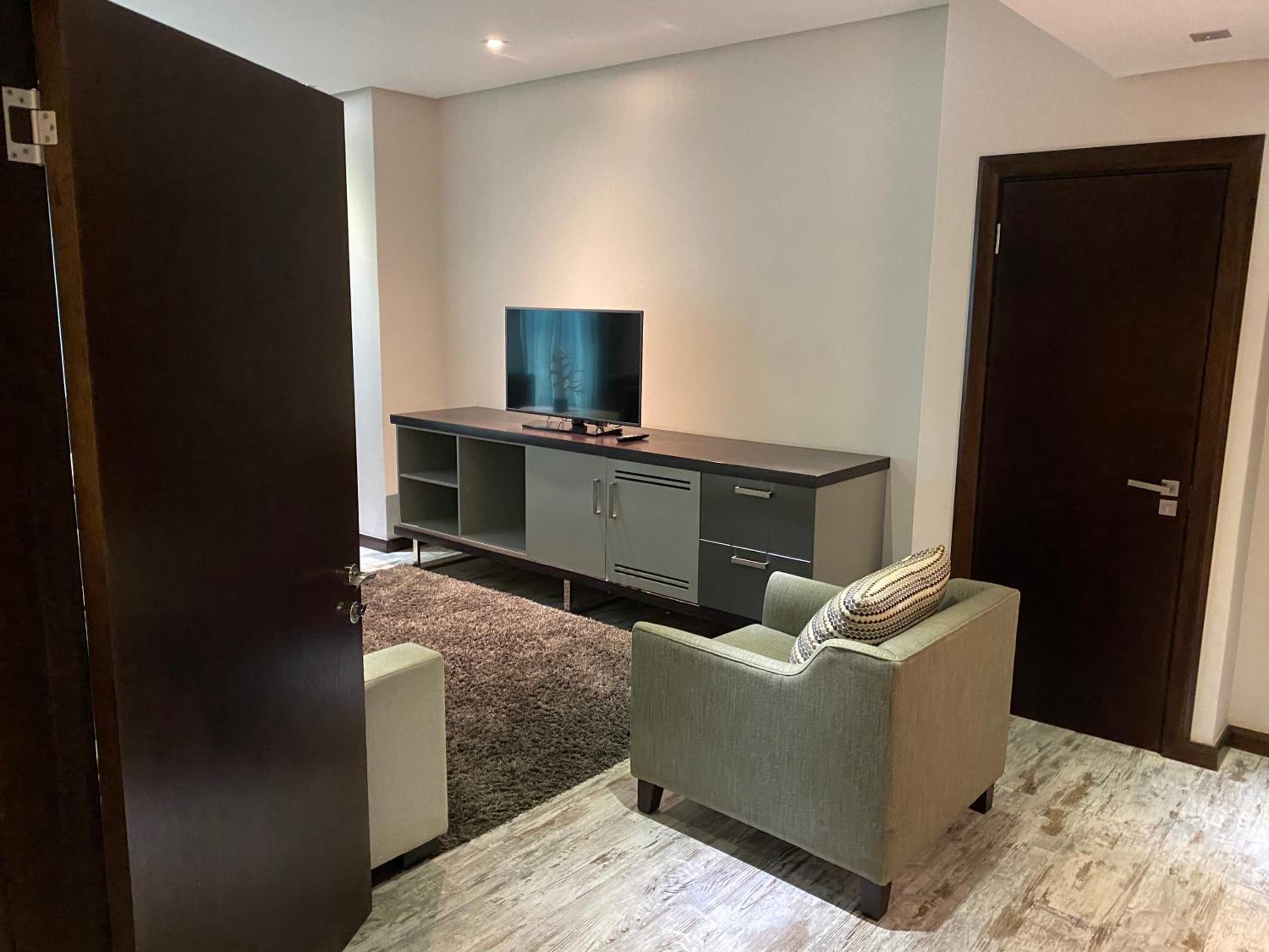 Executive Suite photo 2