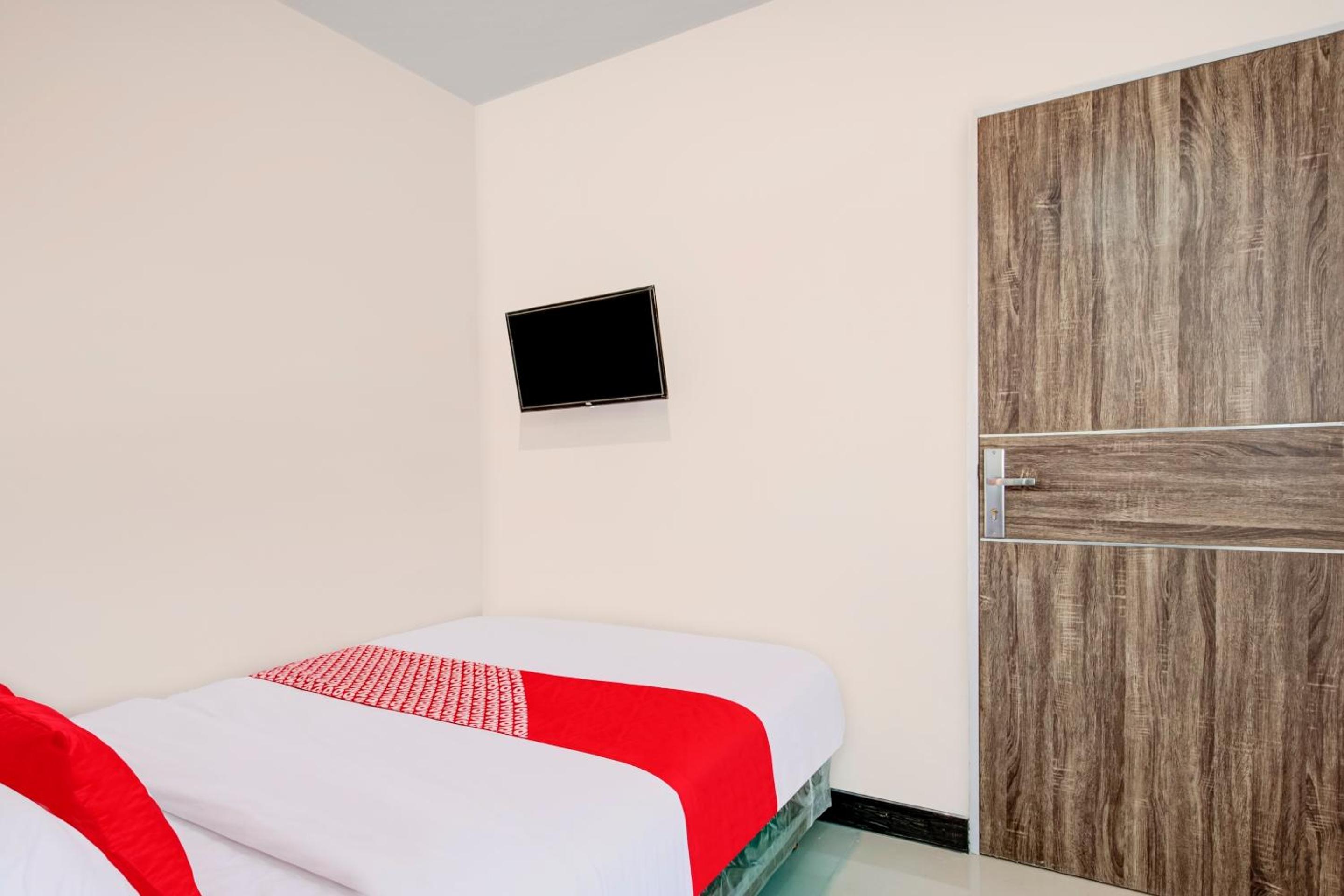 Deluxe Double Room - Photo 9
