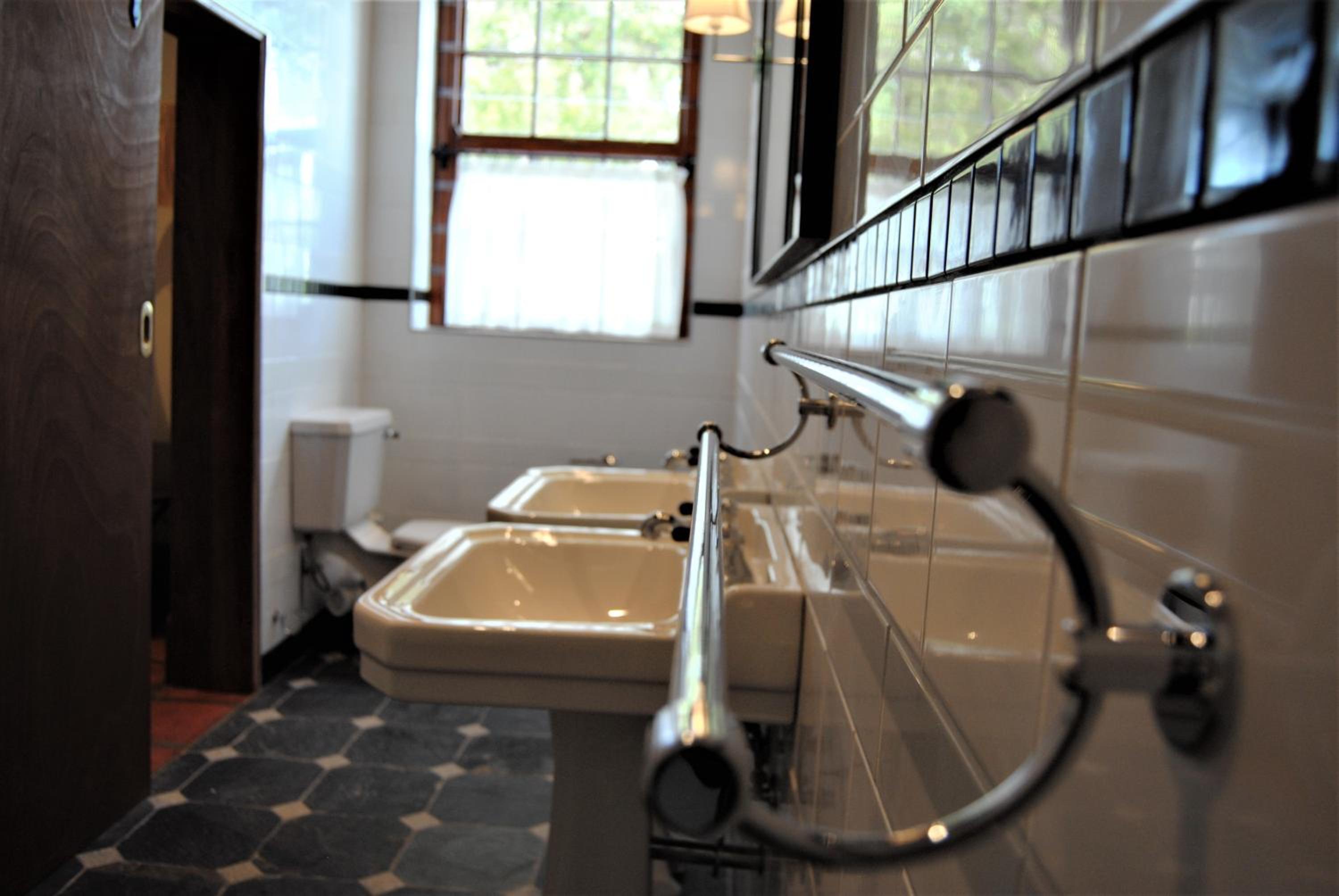 Superior King Room - Photo 5