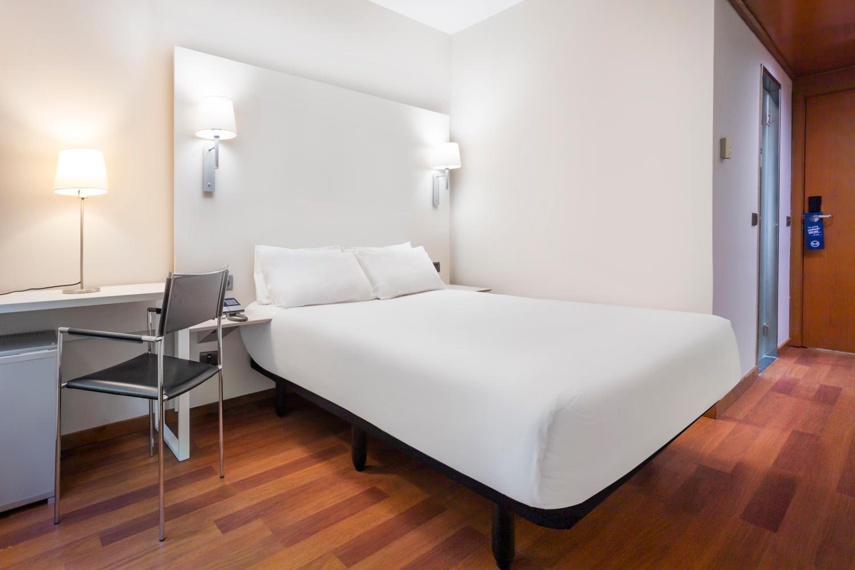 Double Room - Photo 2