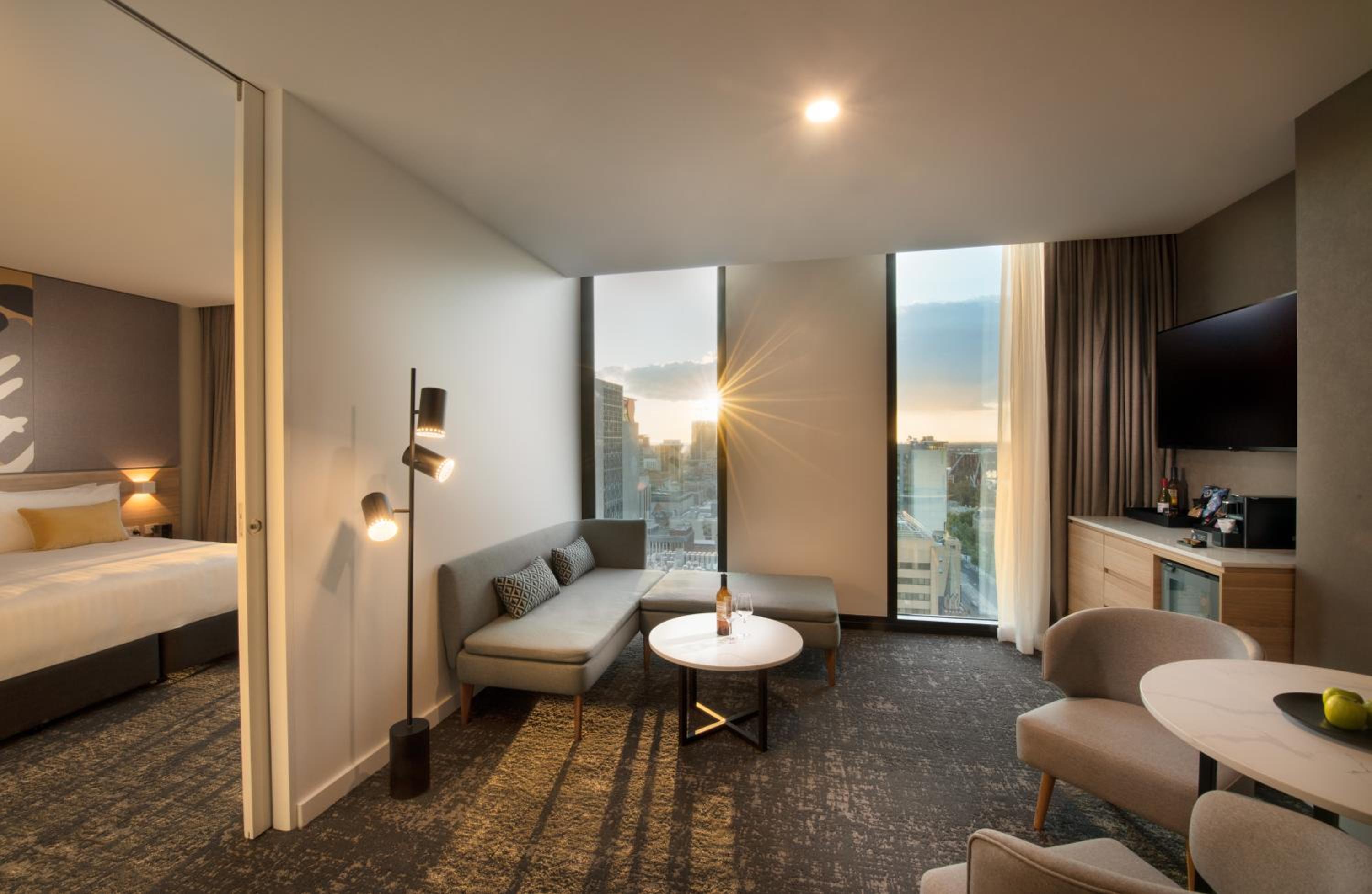 One-Bedroom Suite with City View - Photo 10