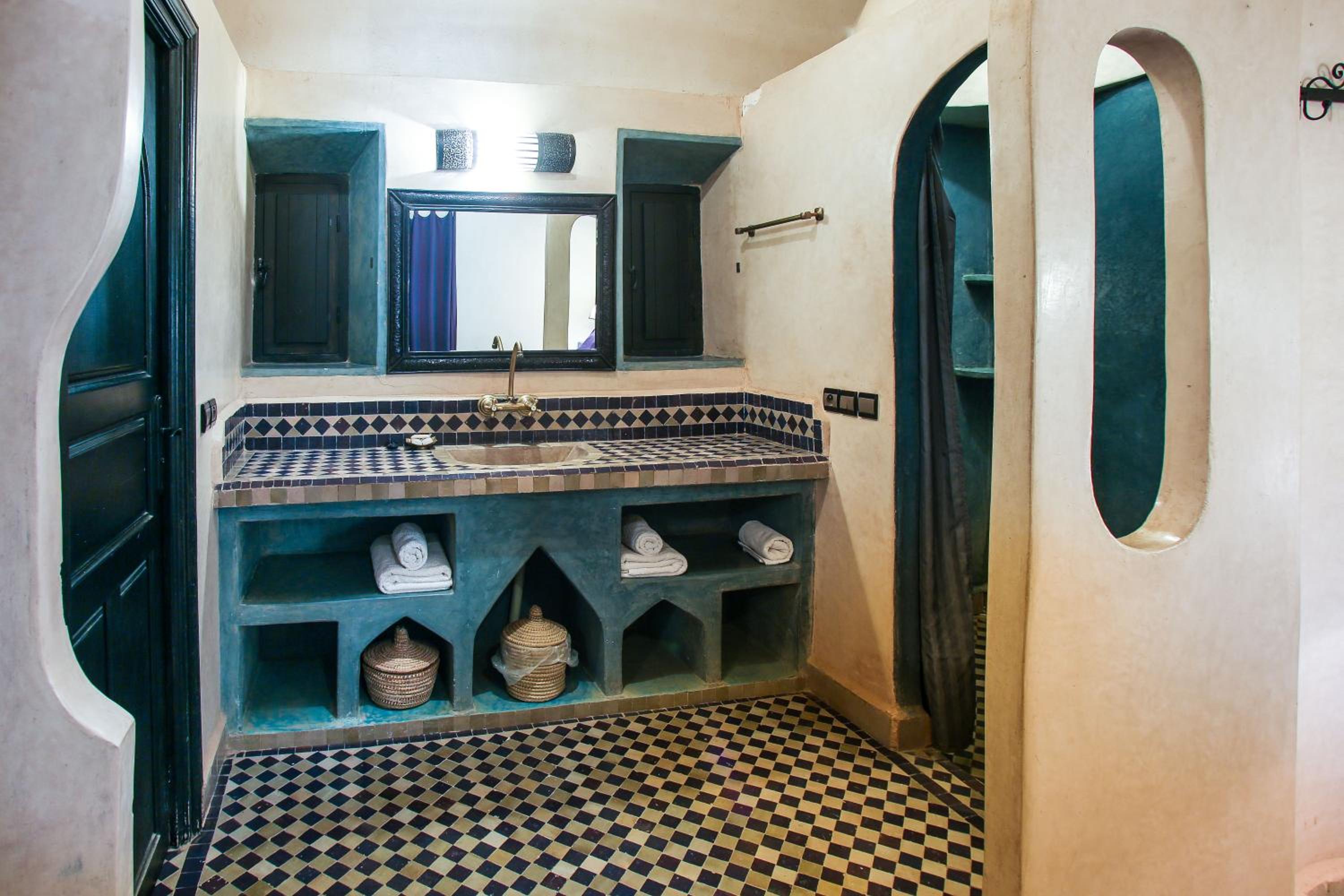 Double or Twin Room - Photo 5