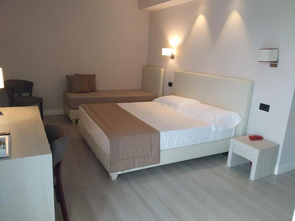 Superior Triple Room - Photo 2