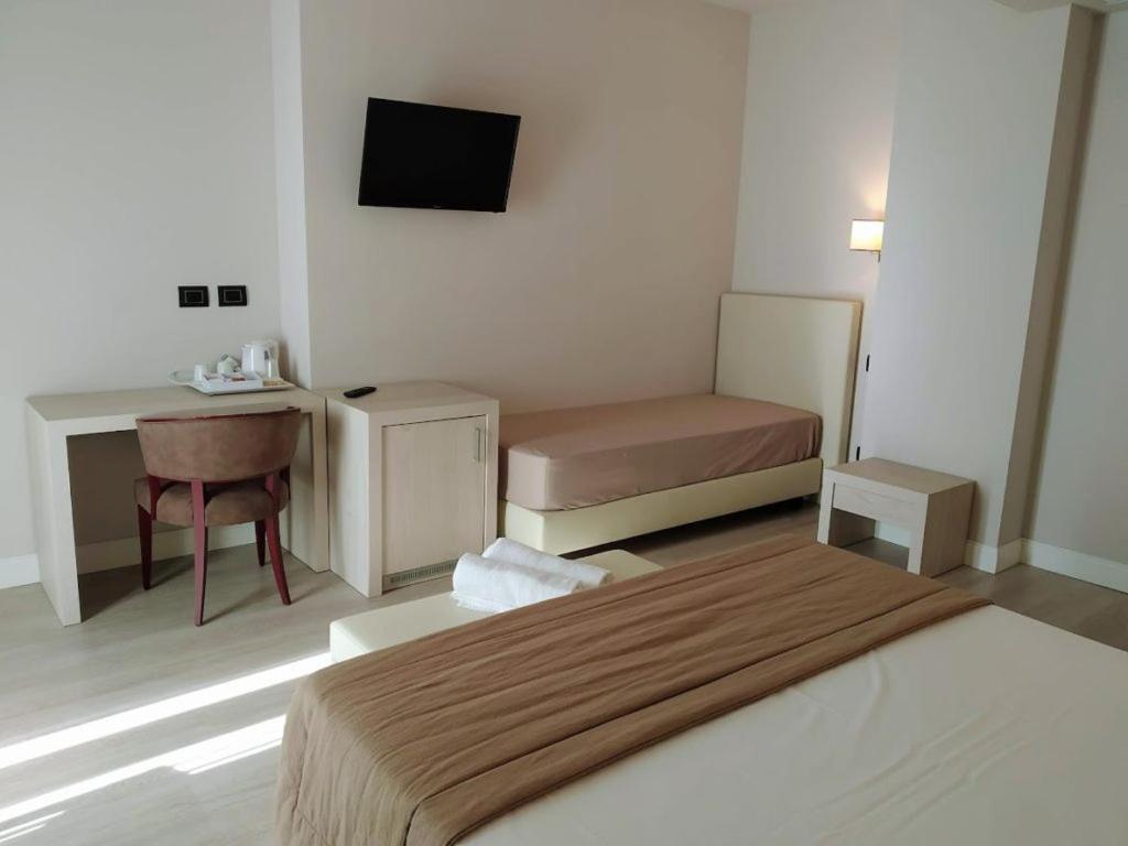 Superior Triple Room - Photo 4