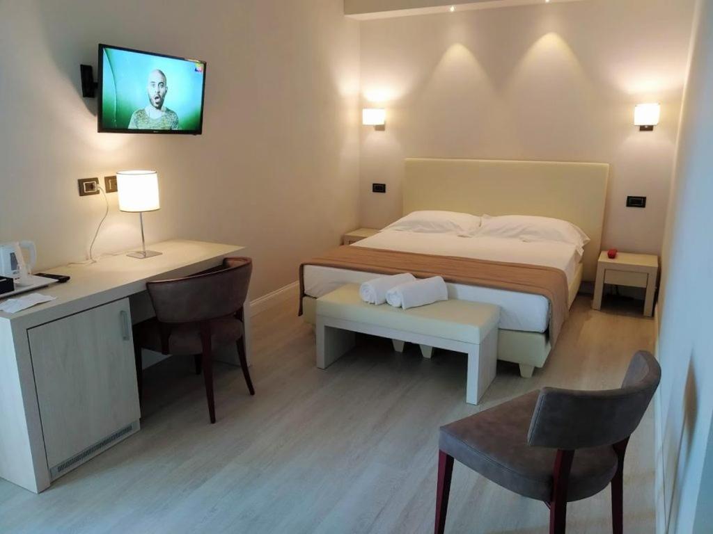 Deluxe Double Room - Photo 6