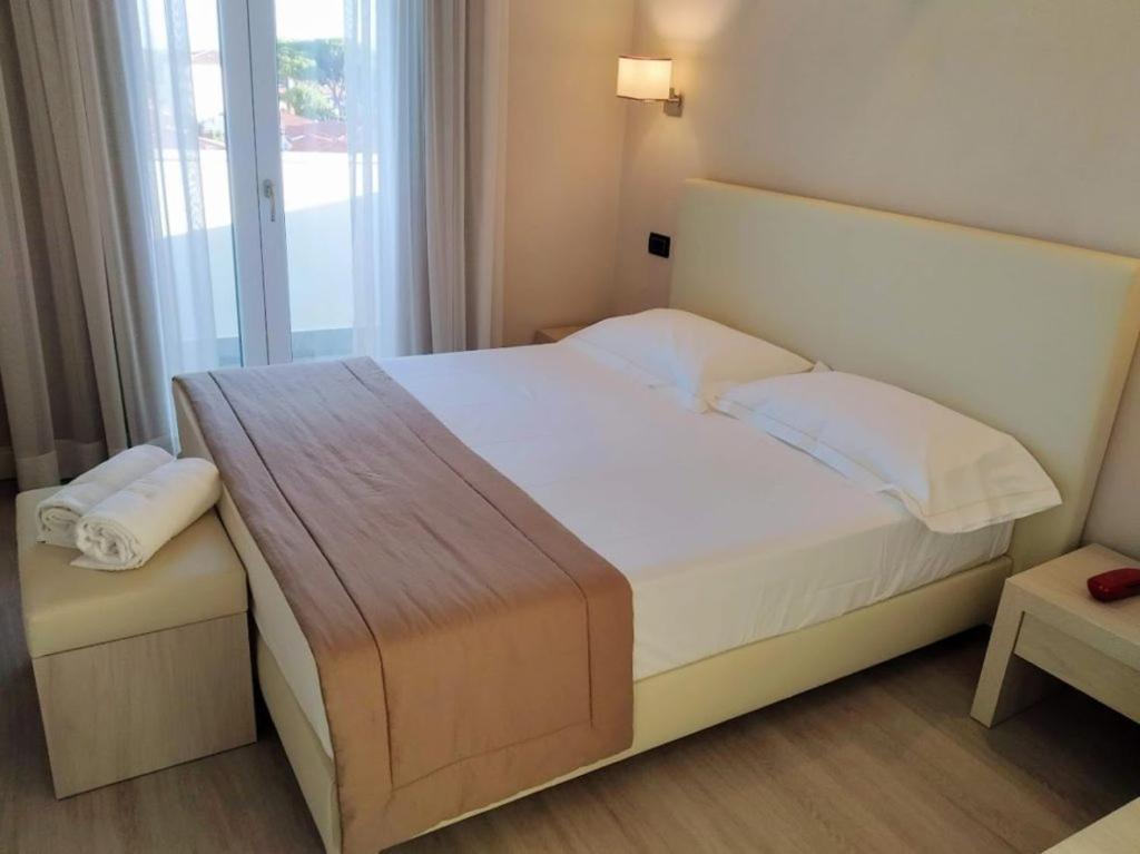 Deluxe Double Room - Photo 2