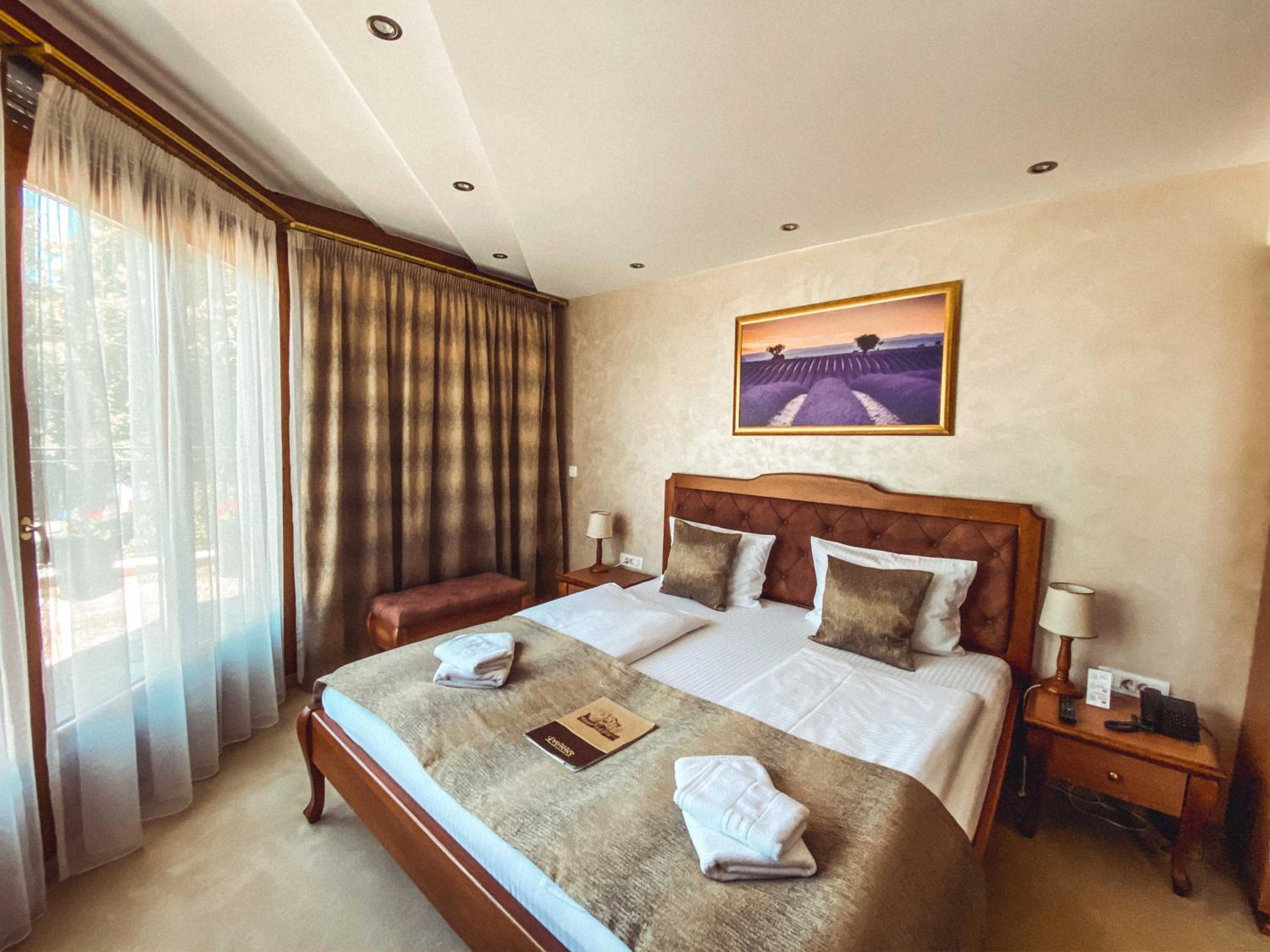 Suite with Spa Bath - Photo 44