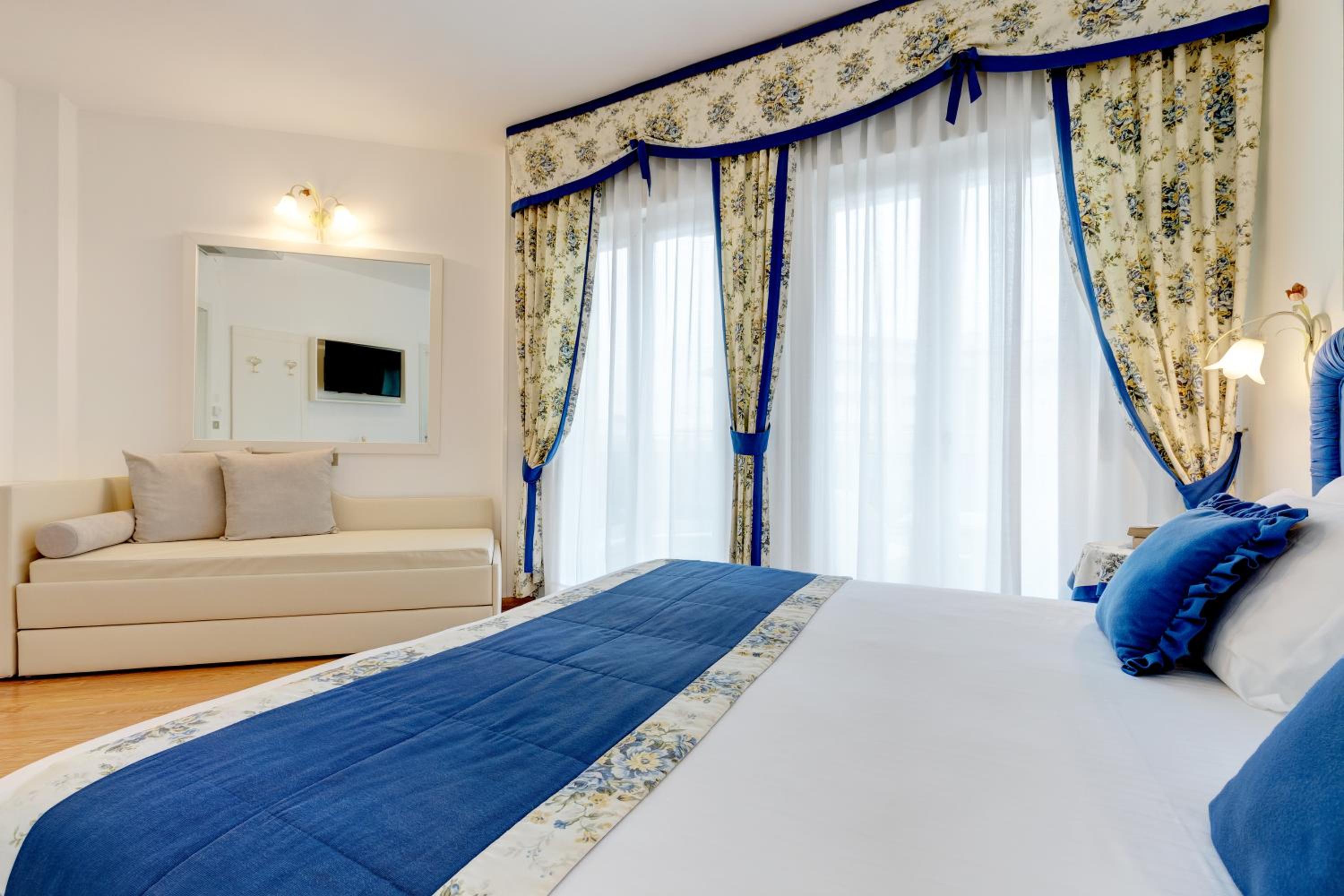 Superior Double Room - Photo 3