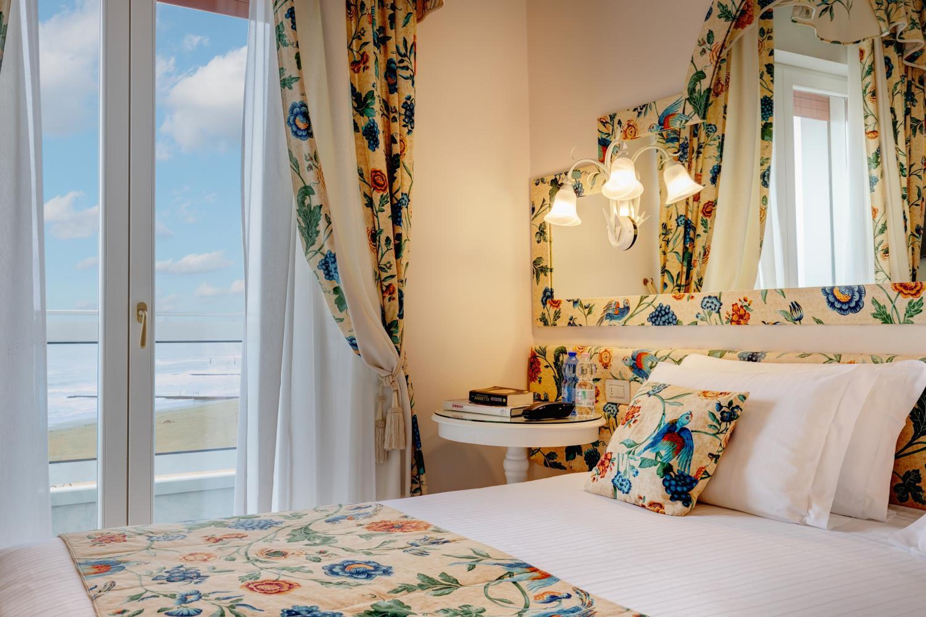 Double Room with Full Sea View - Photo 4