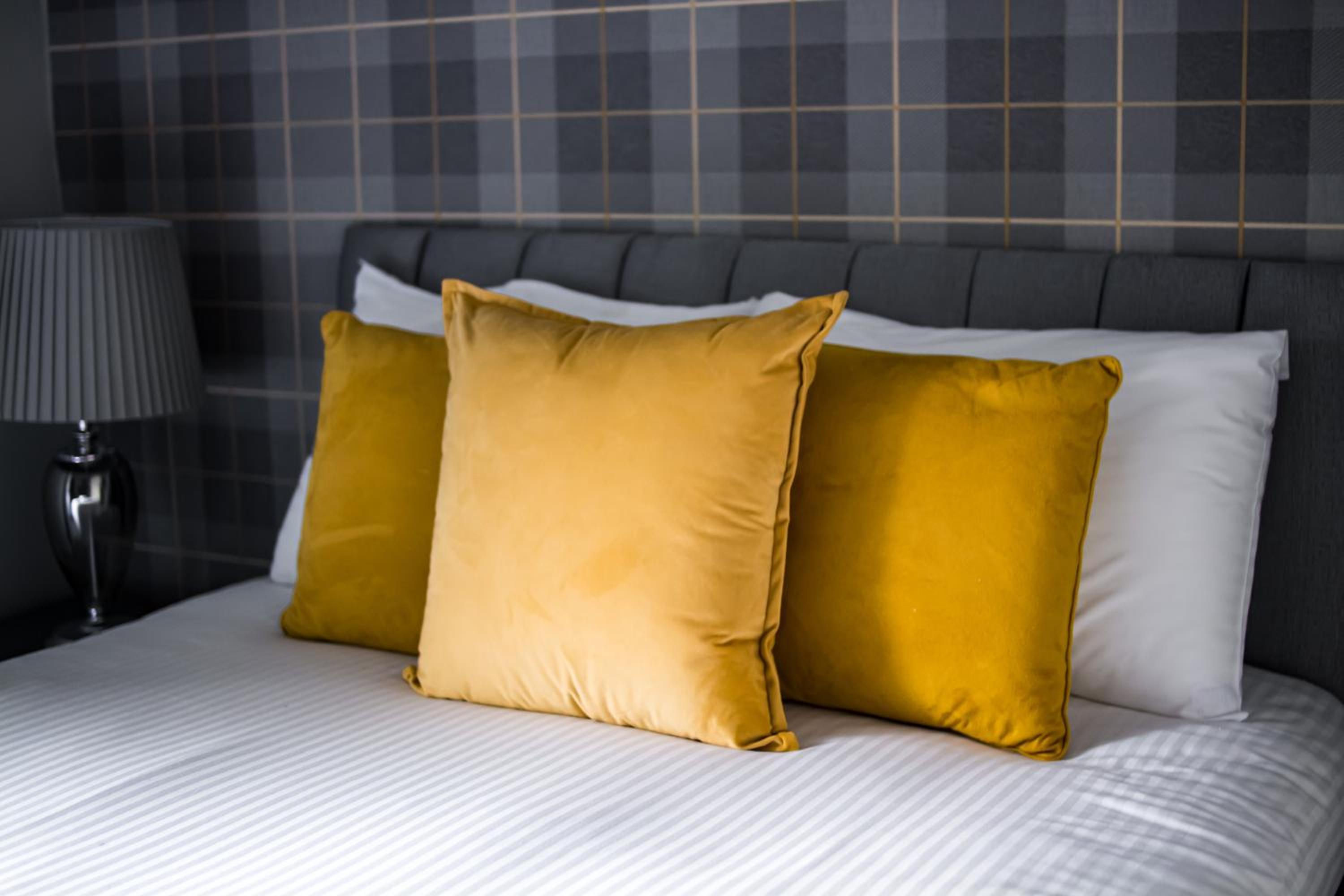 Double or Twin Room - Photo 8
