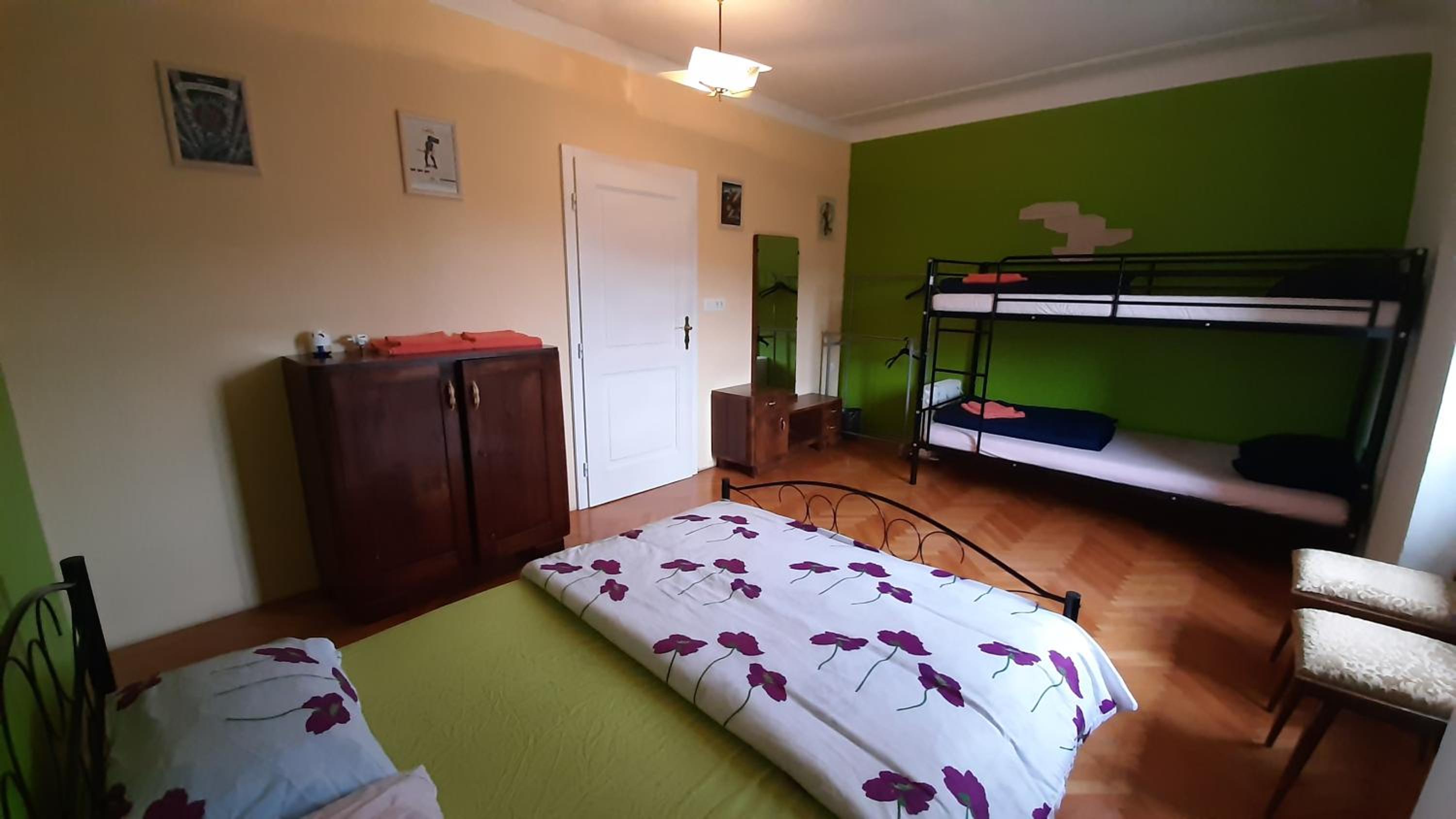 Quadruple Room With Shared Bathroom photo 1