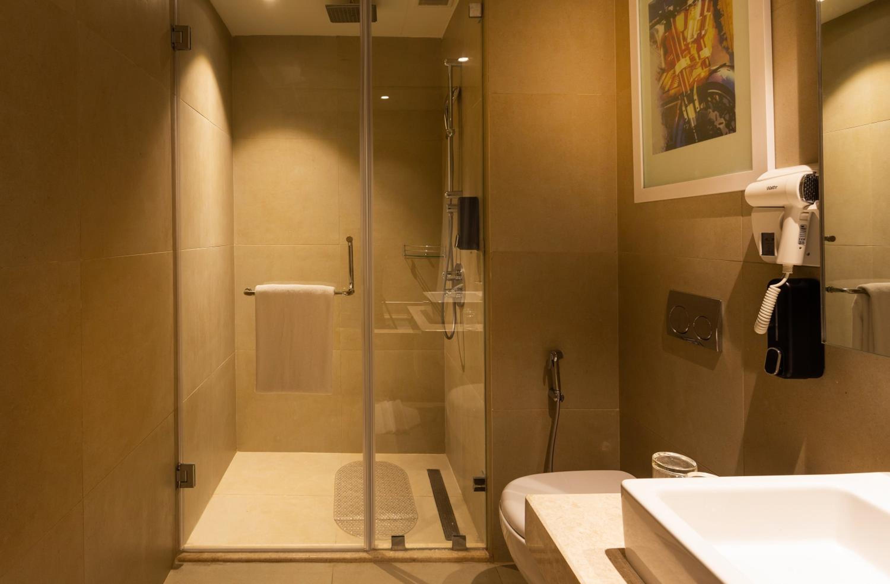 Standard Twin Room - Photo 6
