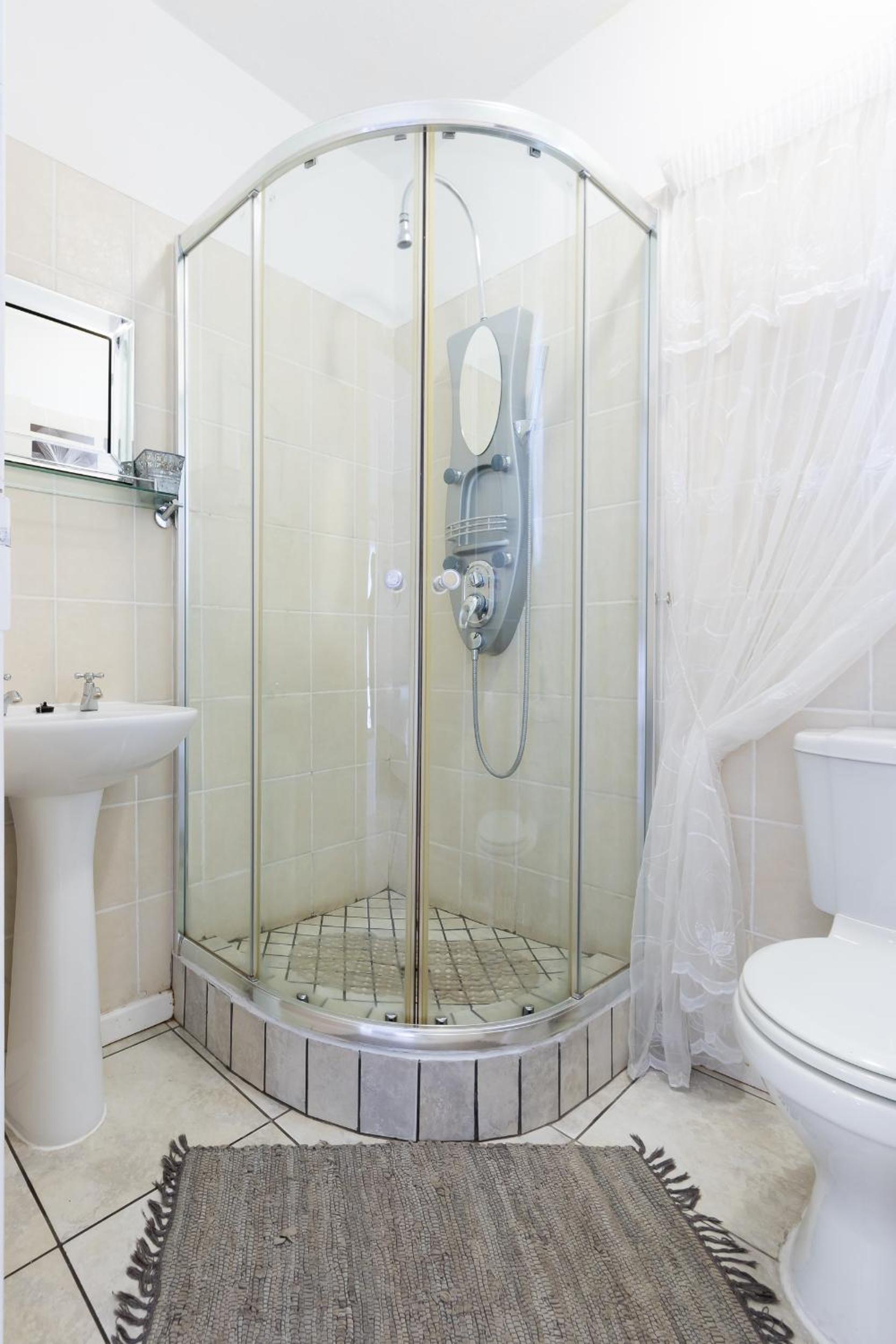 Honeymoon Suite photo 2