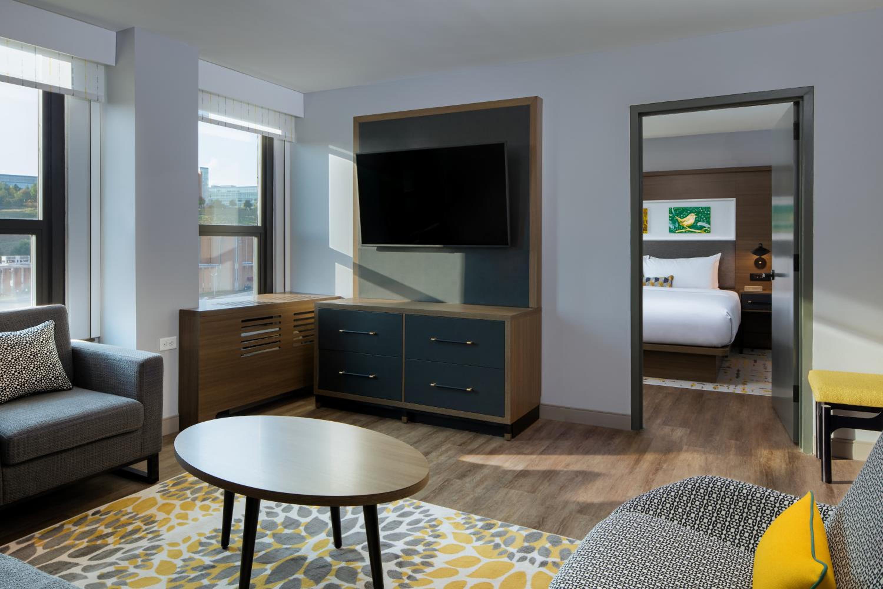 One-Bedroom Suite - Photo 4