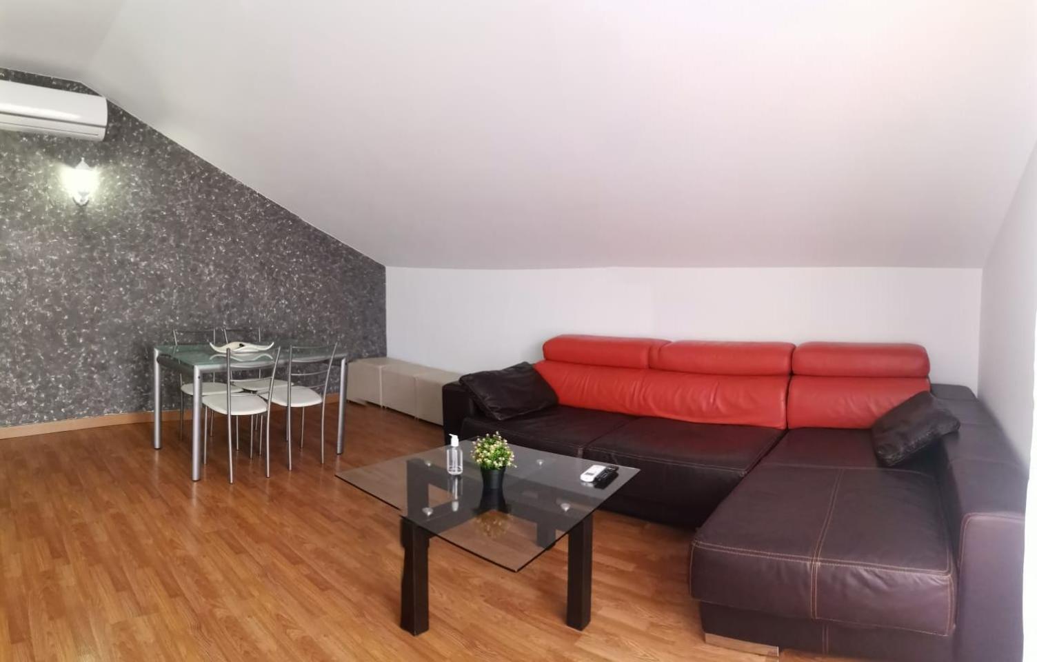 Two-Bedroom Apartment - Photo 9