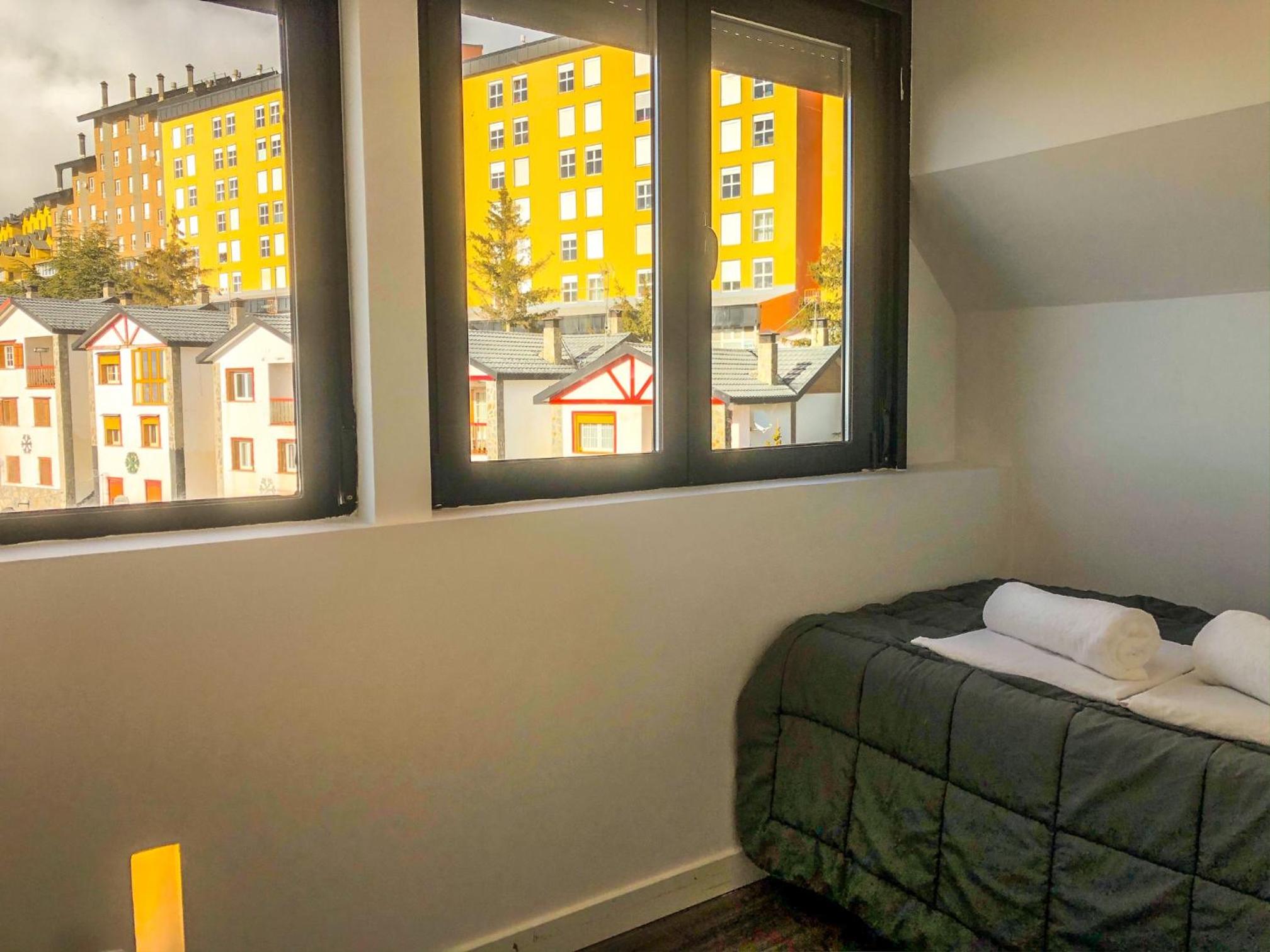Apartment with Mountain View - Photo 16